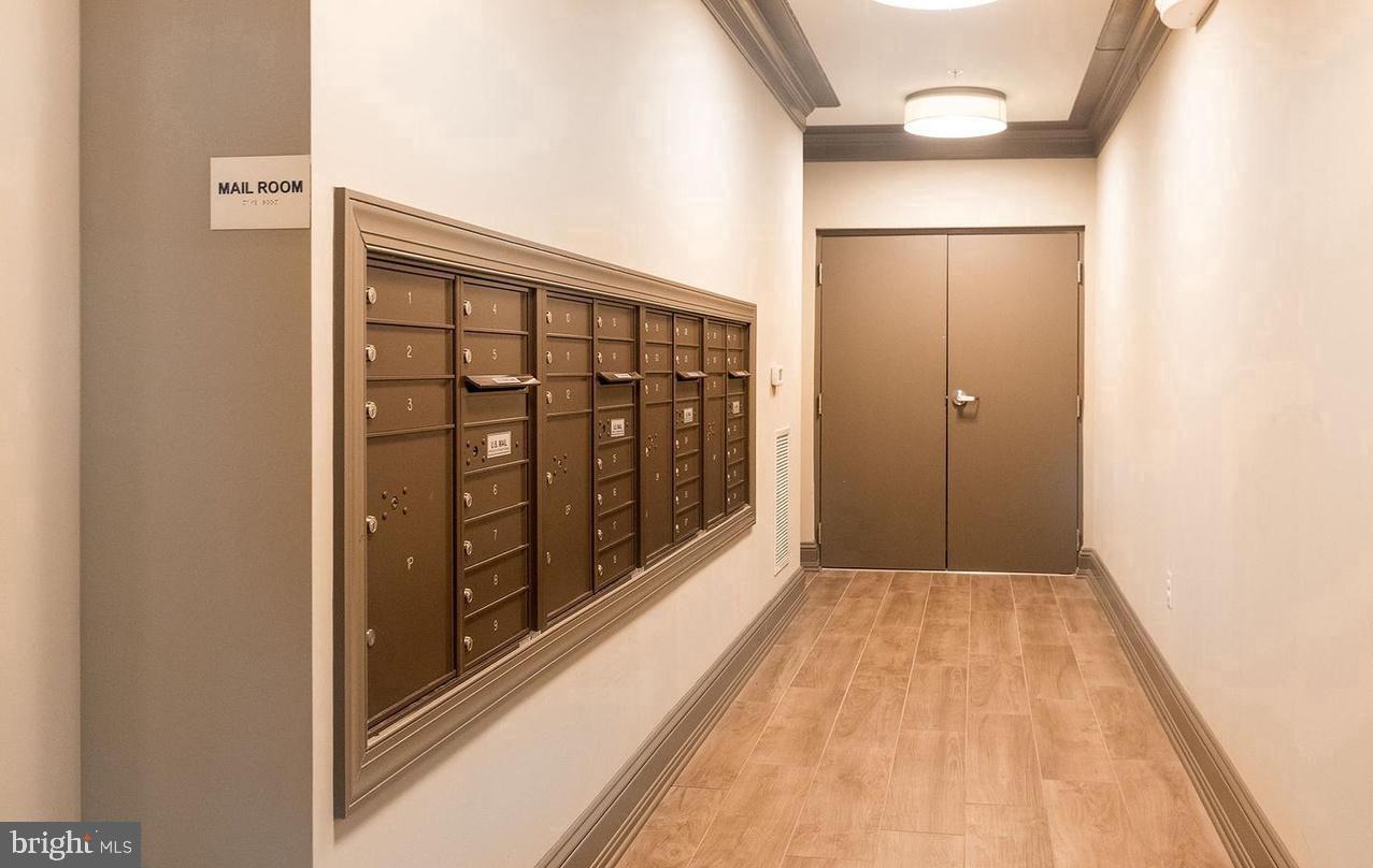 DISCOVERY SQUARE - Residential