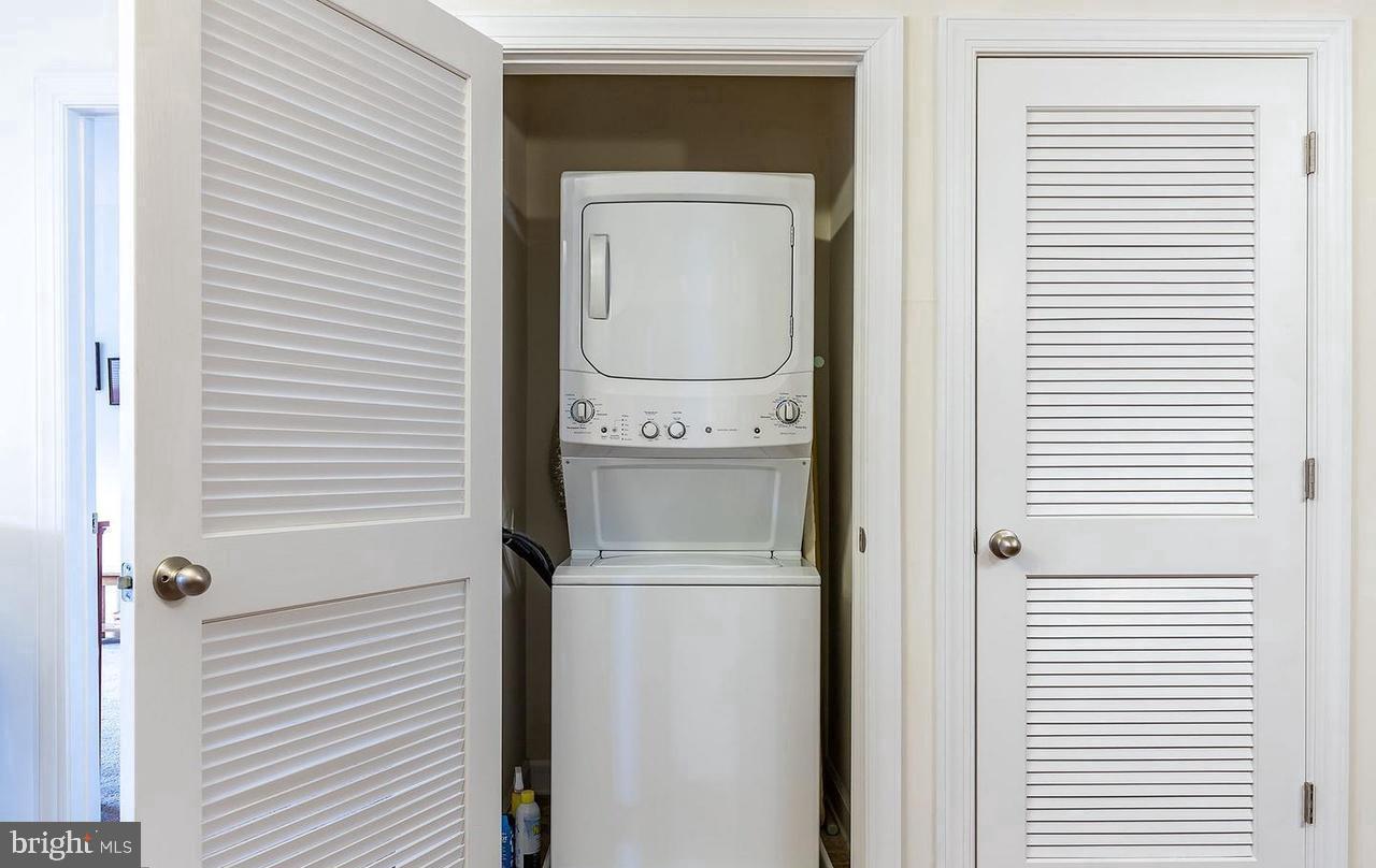 DISCOVERY SQUARE - Residential