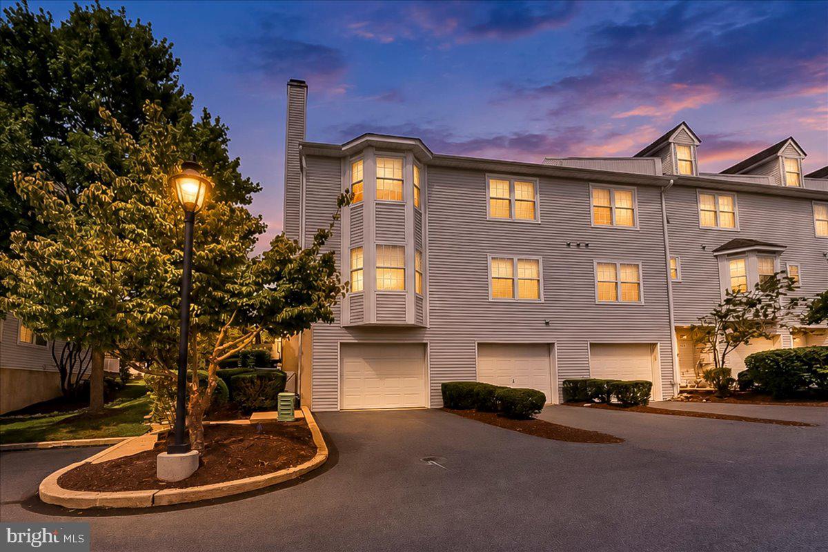 347 HUNTINGTON COURT 19