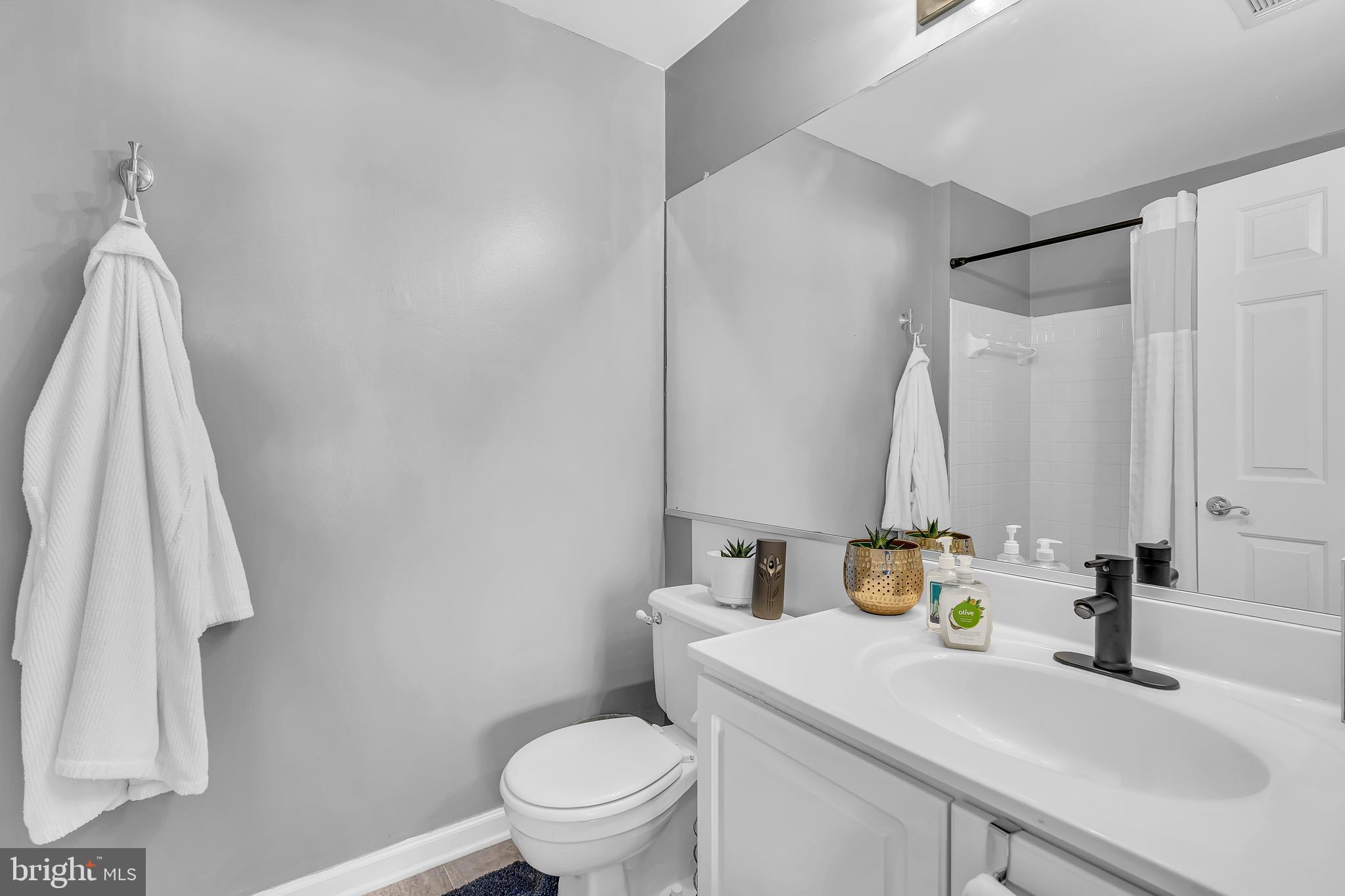 STRATFORD CONDOS - Residential Lease