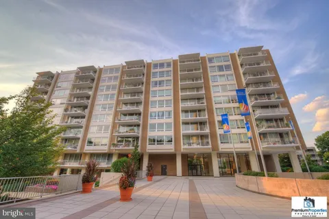 MLS: DCDC2172922