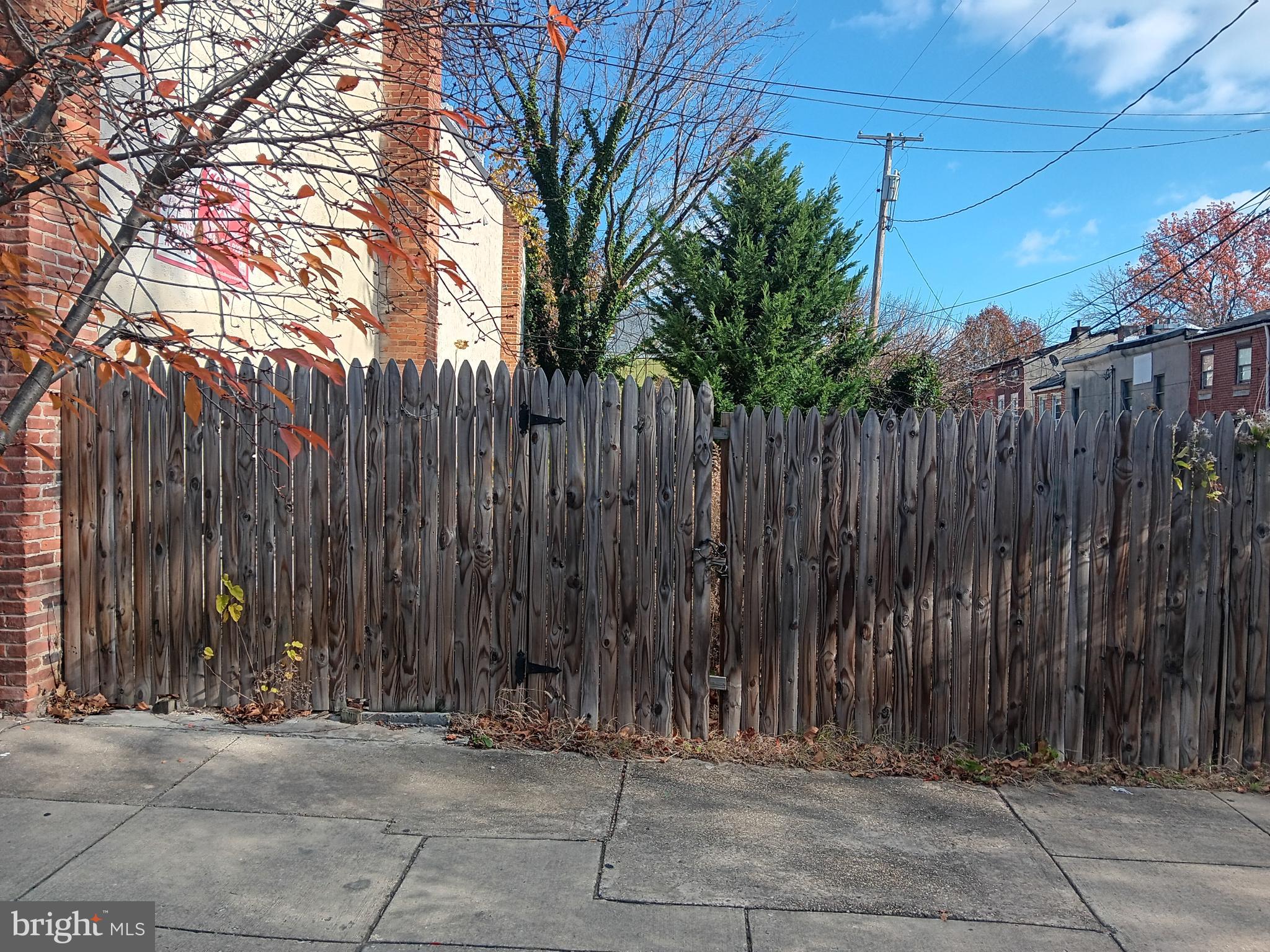 Build the investment of your dreams in this lot located in the bursting neighborhood of Hollins Market. This property offers a wonderful opportunity not only to create and design your own home where daily conveniences are accessible, but also a chance for business opportunities. The high quality traffic count and the surge of new businesses due to the renovated Hollins Market, makes this place an ideal location for investment. Don't miss out this opportunity, schedule your showings today!