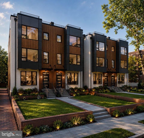 Photo of 807 K Street NE, WASHINGTON, DC 20002 (MLS # DCDC2266296)