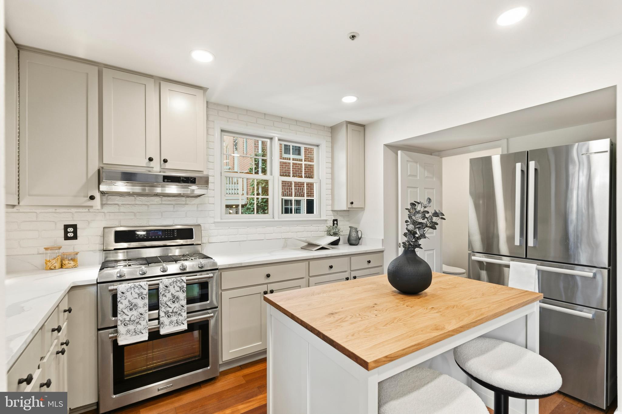 KENTLANDS GATEHOUSE - Residential