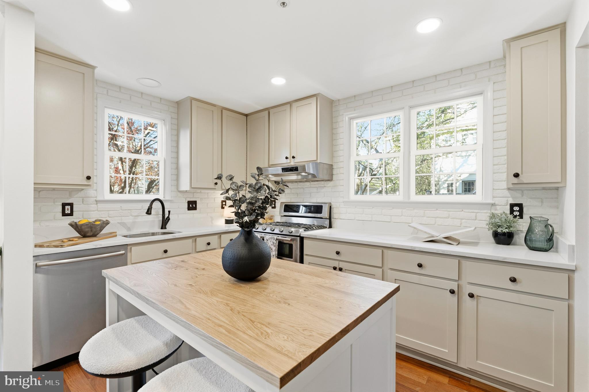 KENTLANDS GATEHOUSE - Residential