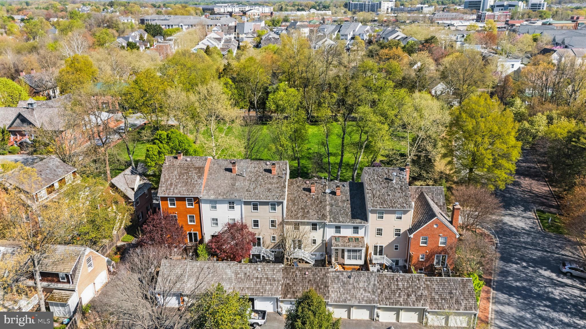 KENTLANDS GATEHOUSE - Residential