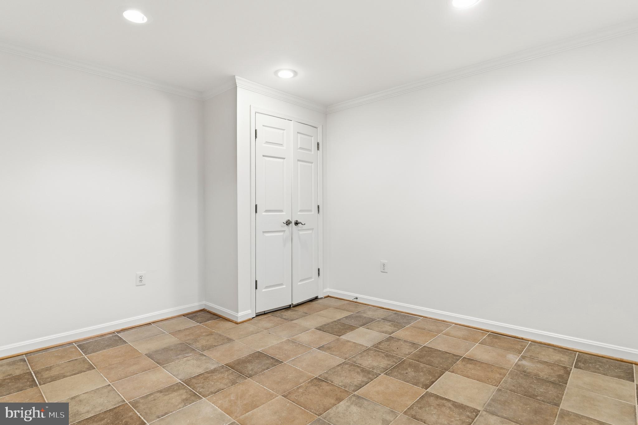 KENTLANDS GATEHOUSE - Residential