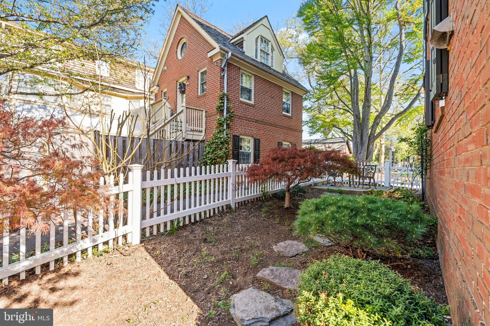 KENTLANDS GATEHOUSE - Residential