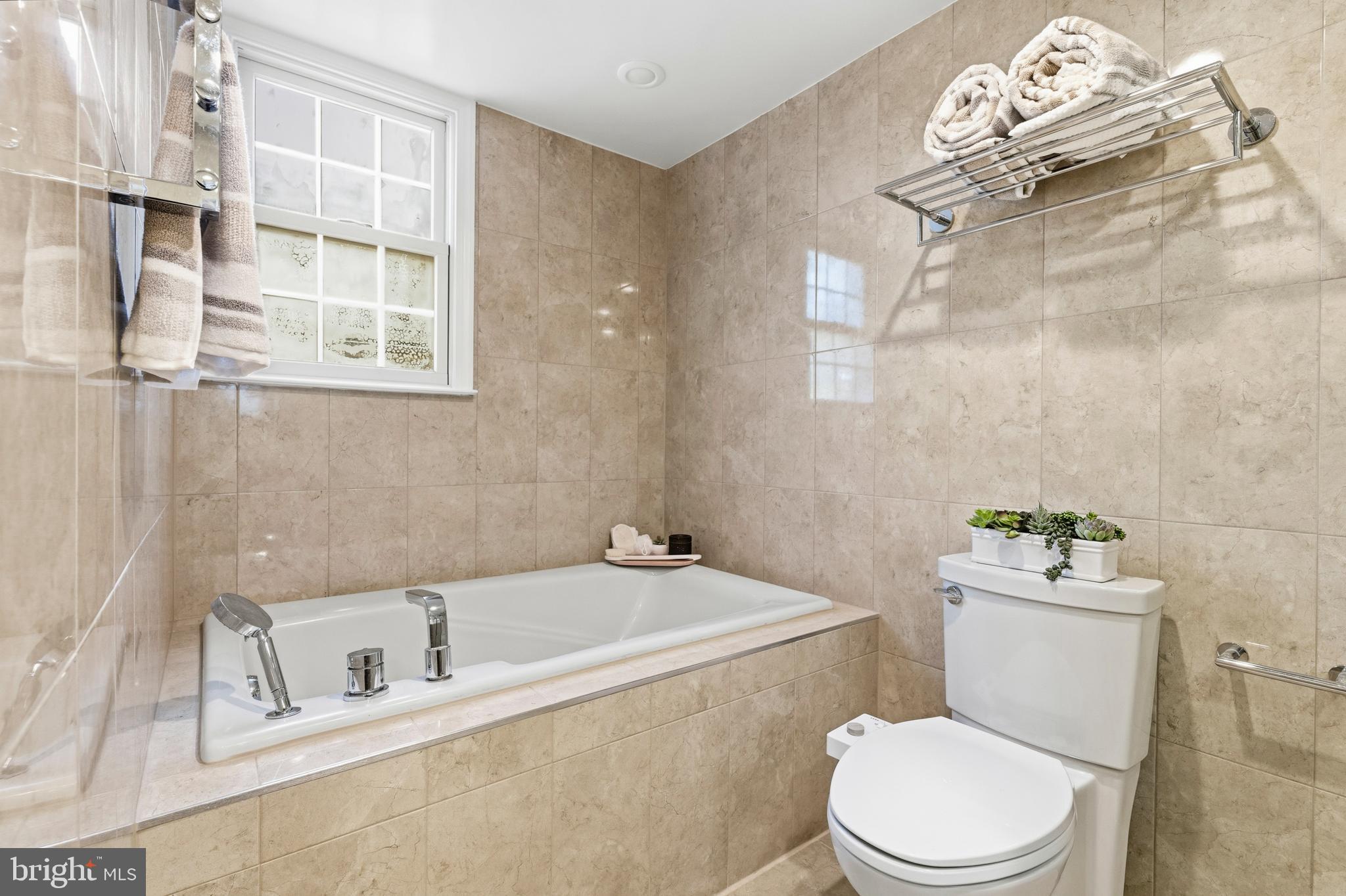 KENTLANDS GATEHOUSE - Residential