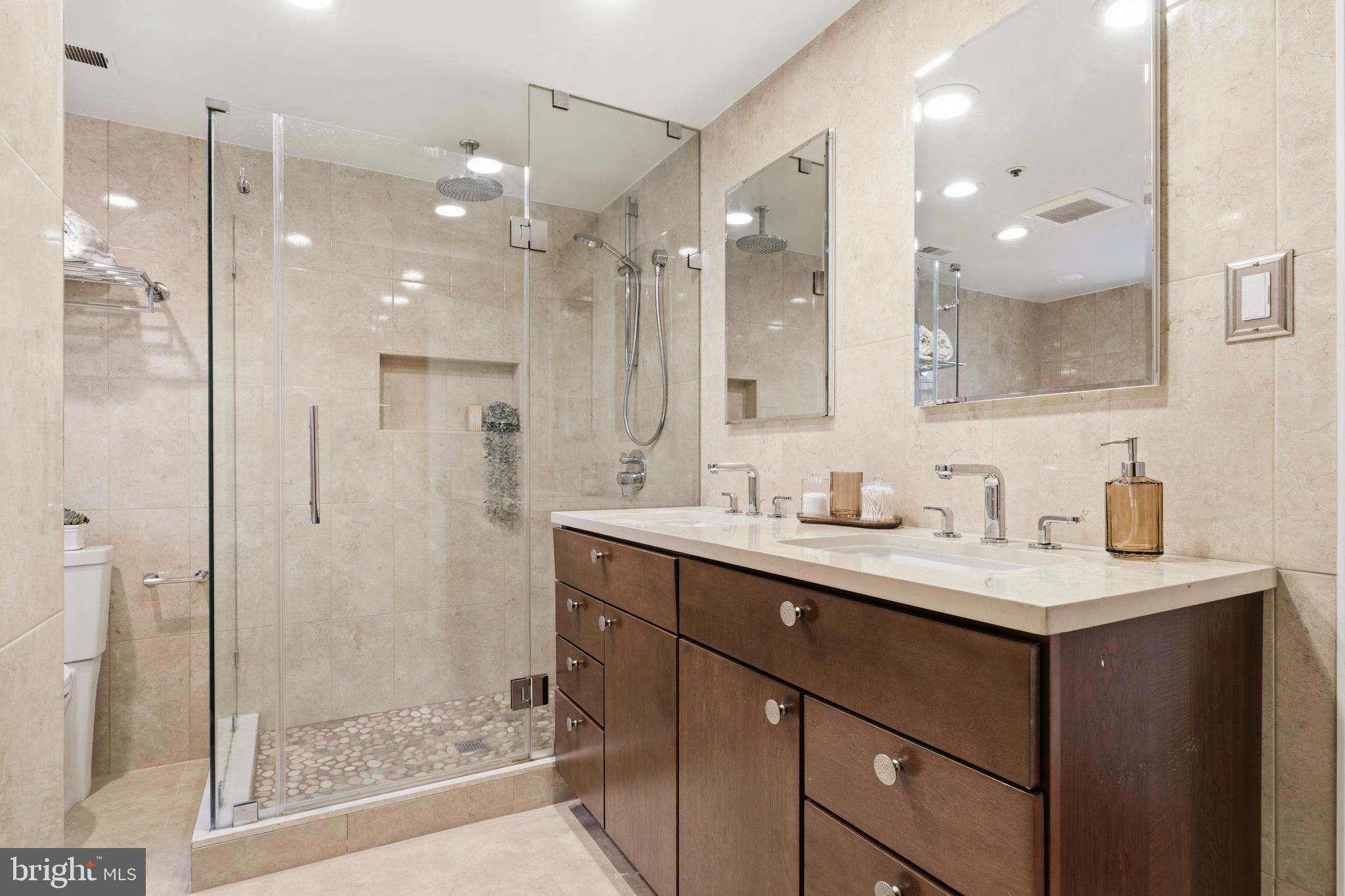 KENTLANDS GATEHOUSE - Residential