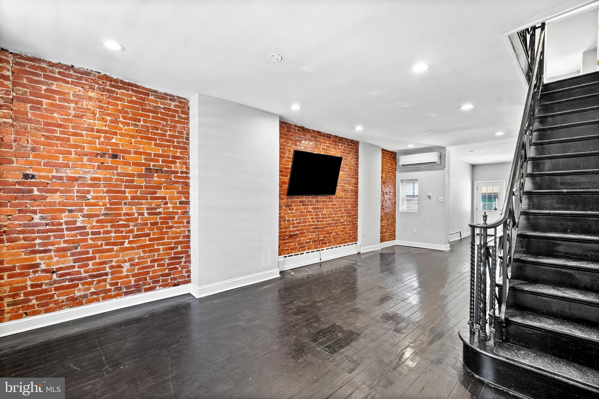PORT RICHMOND - Residential