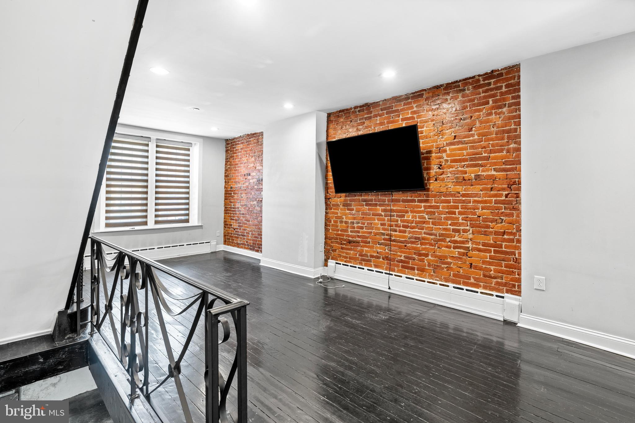 PORT RICHMOND - Residential