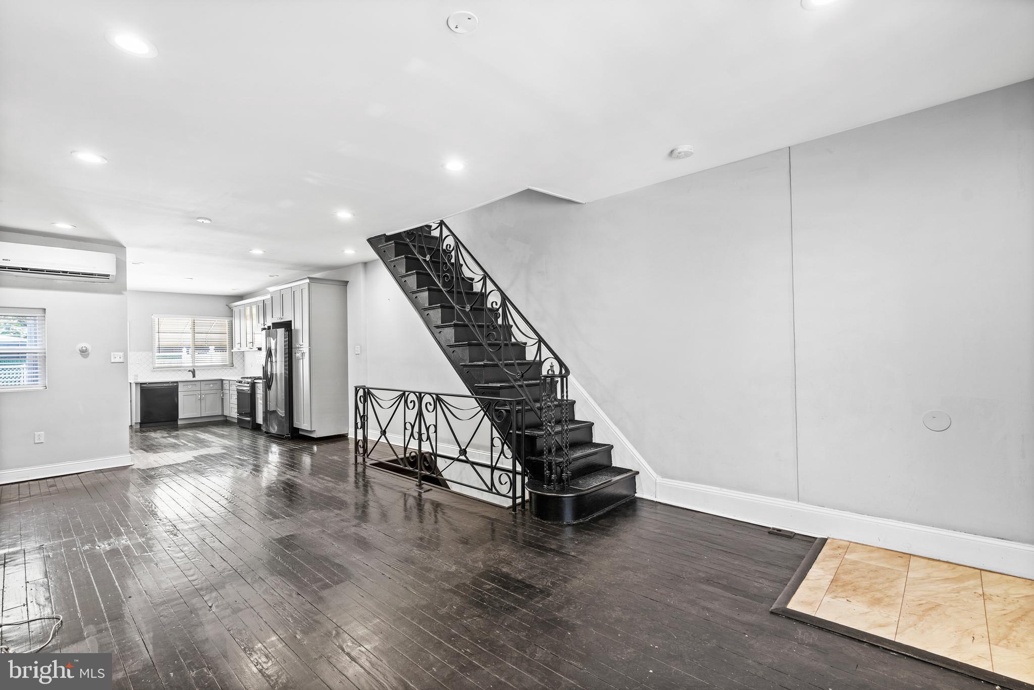 PORT RICHMOND - Residential
