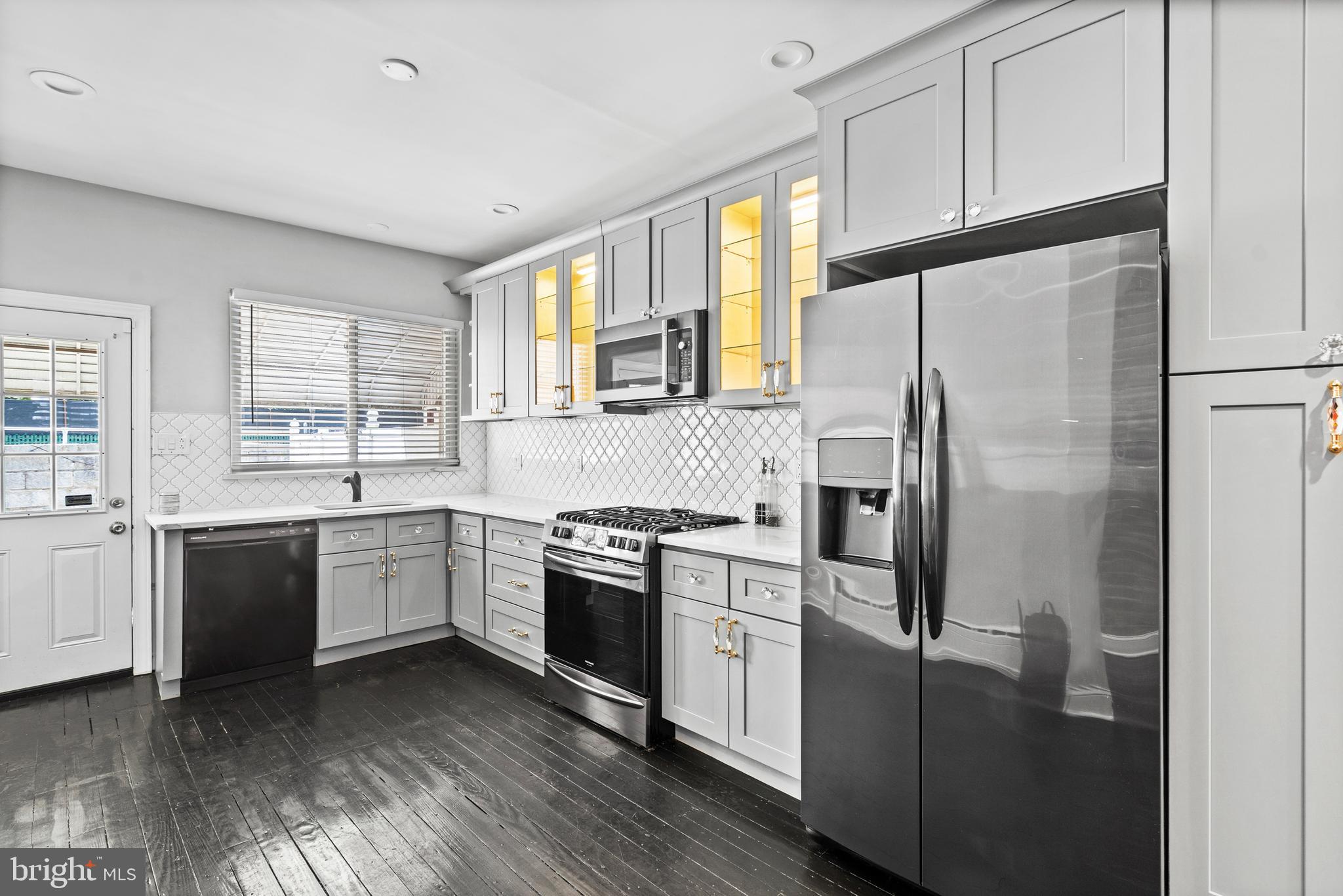 PORT RICHMOND - Residential