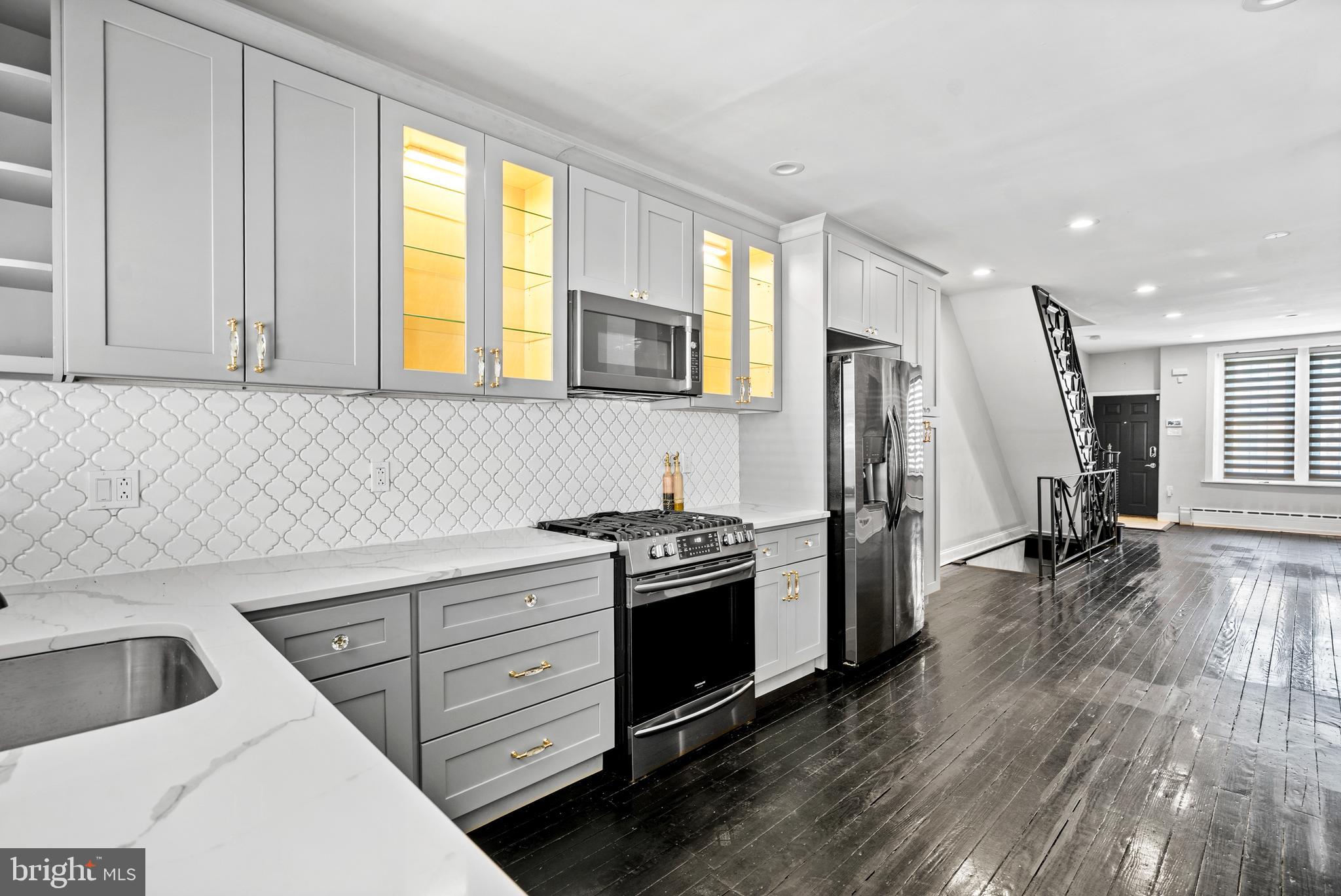 PORT RICHMOND - Residential