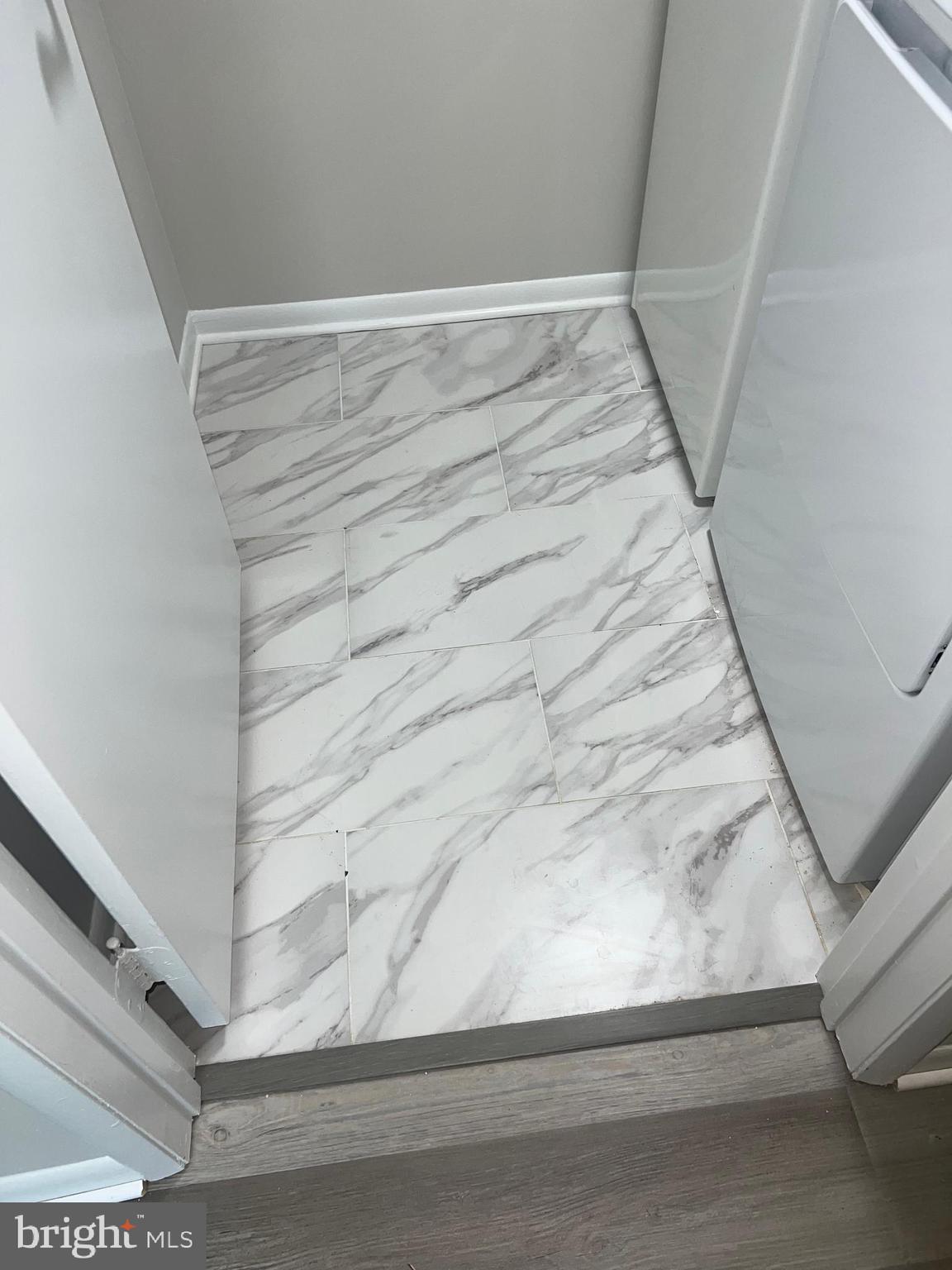 ROSSMOOR MUTUAL #19B - Residential Lease