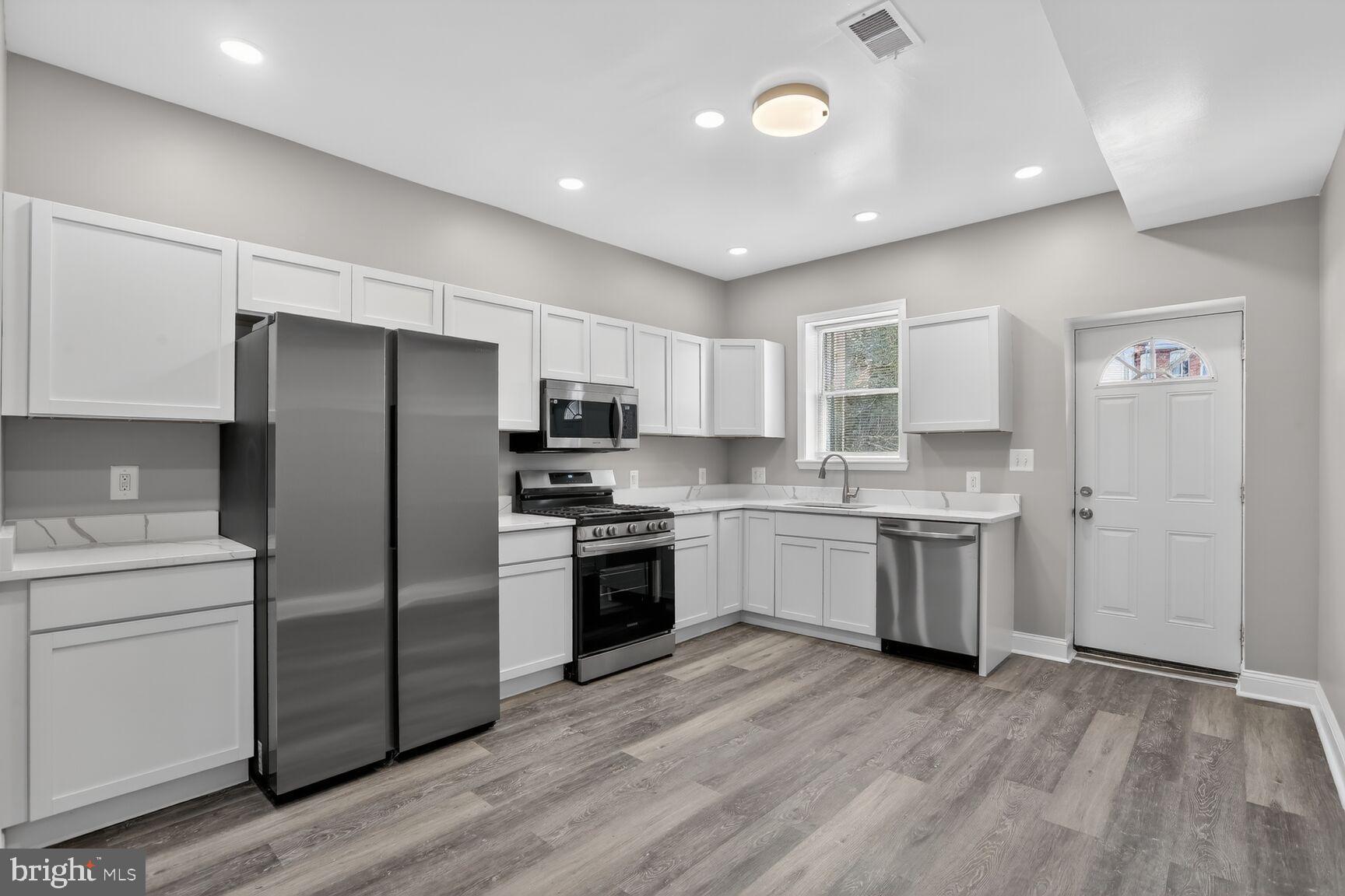 CLIFTON - Residential