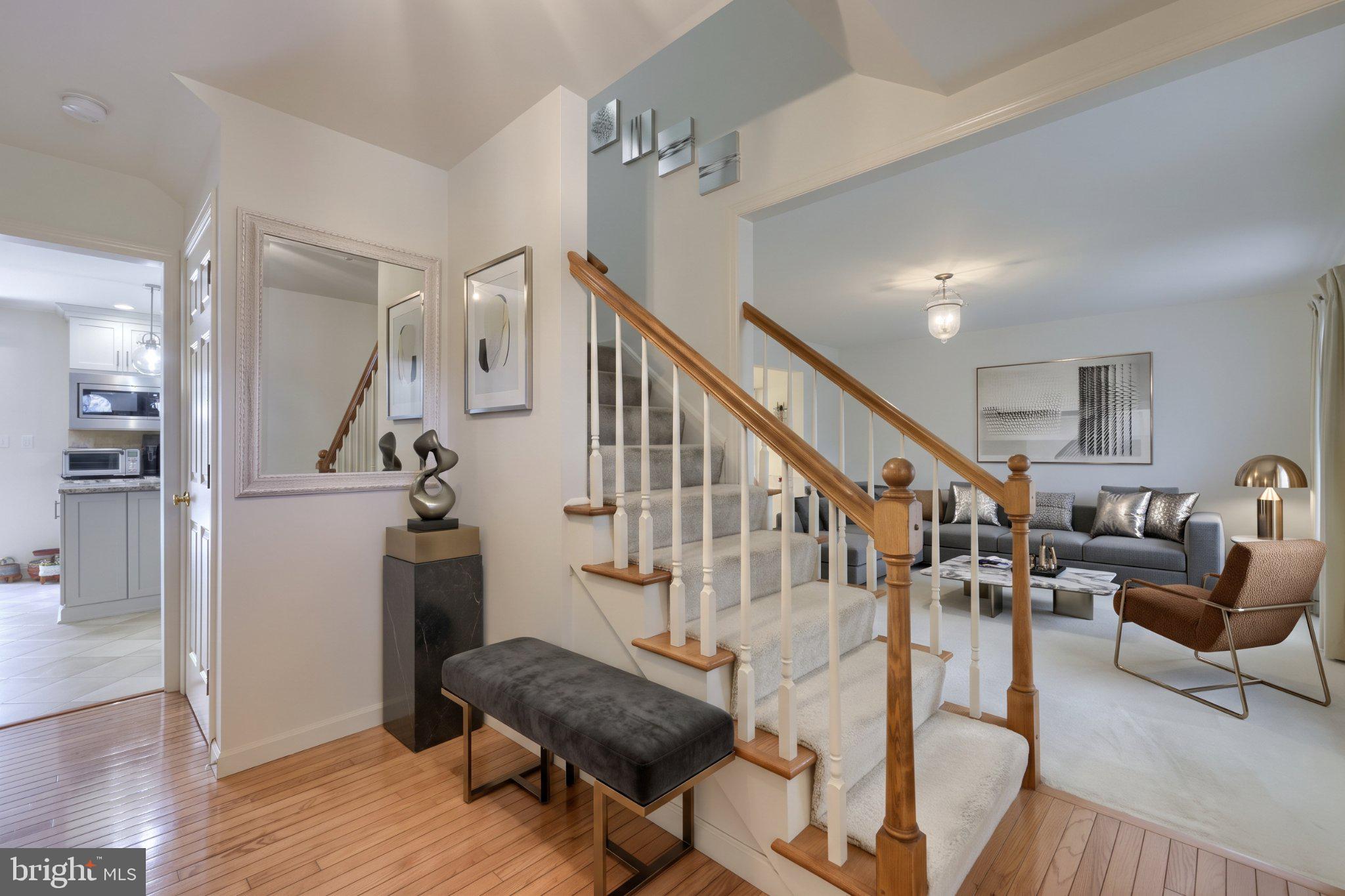 812 CYPRESS COURT