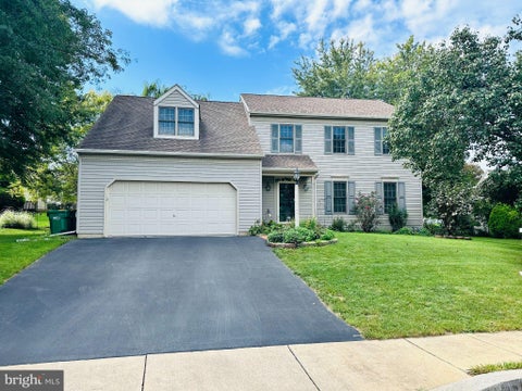 Homes For Sale - 812 Cypress Court<br/> HUMMELSTOWN, PA 17036