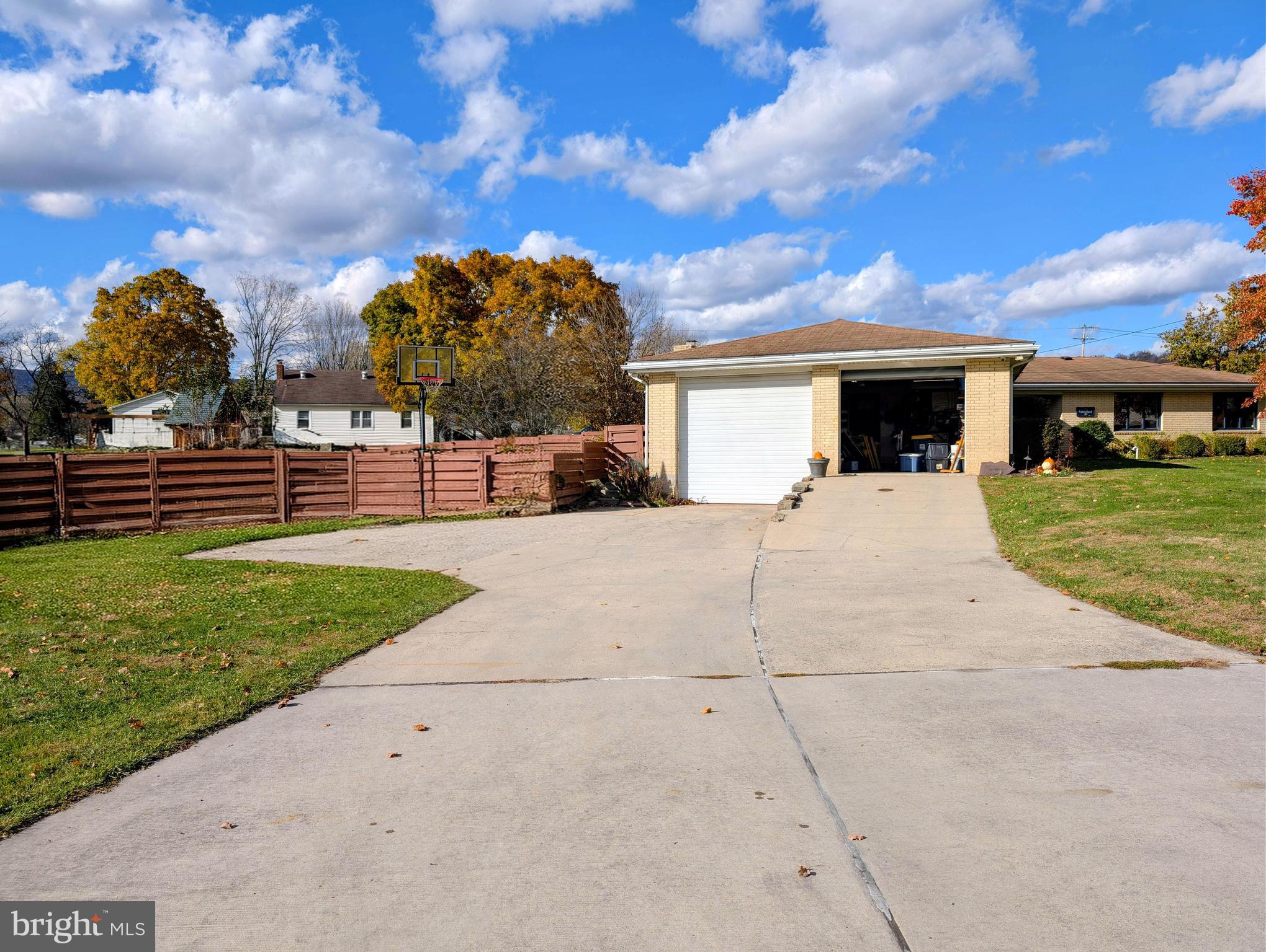 PLEASANTVILLE AREA - Residential