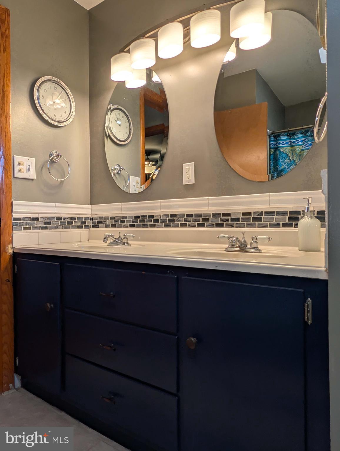 PLEASANTVILLE AREA - Residential