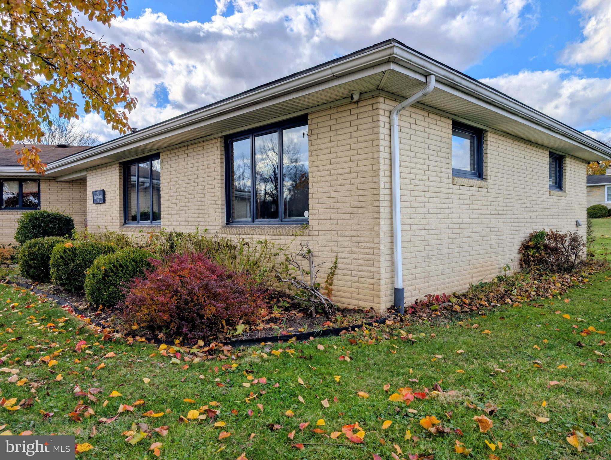 PLEASANTVILLE AREA - Residential