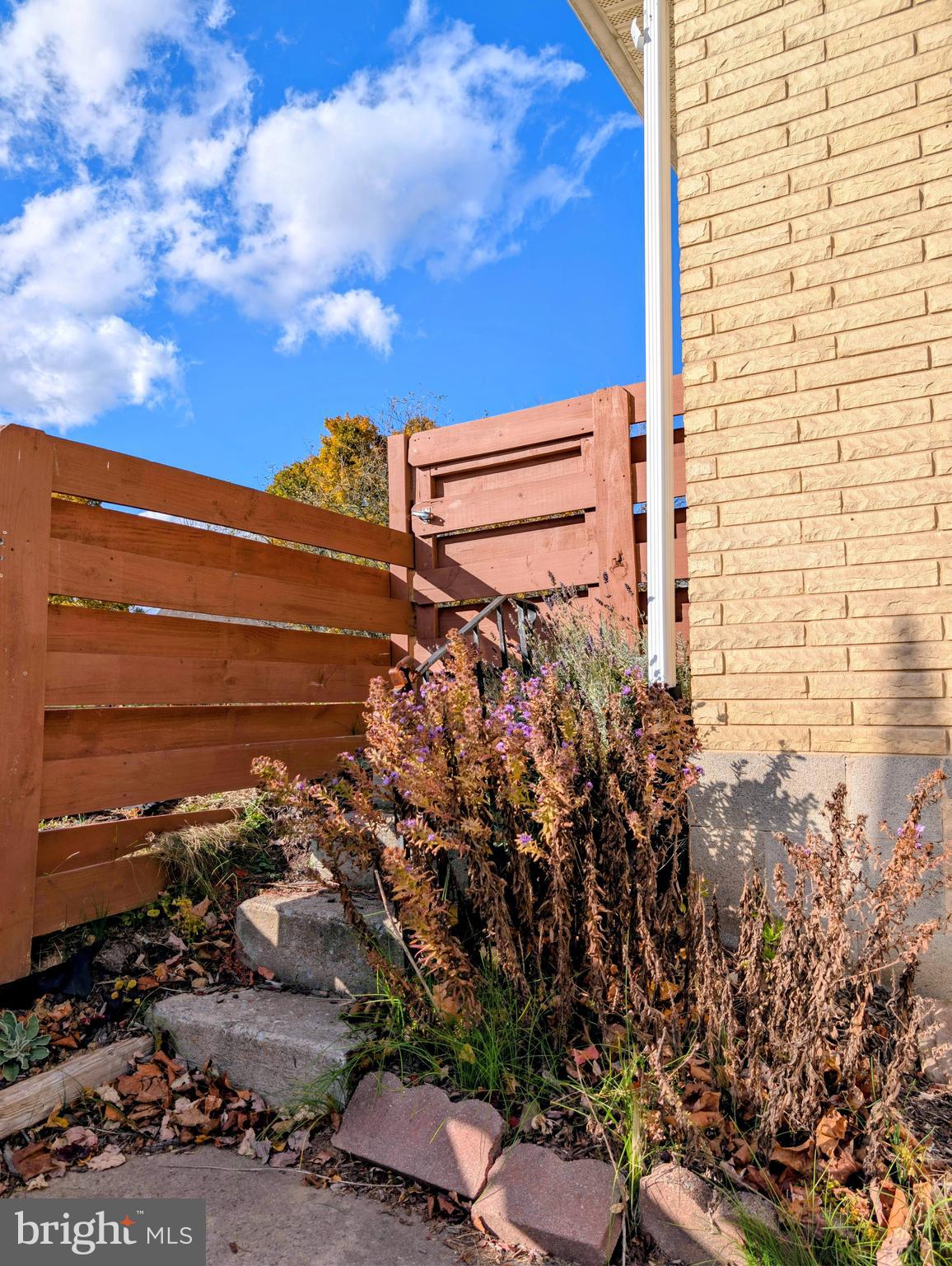 PLEASANTVILLE AREA - Residential