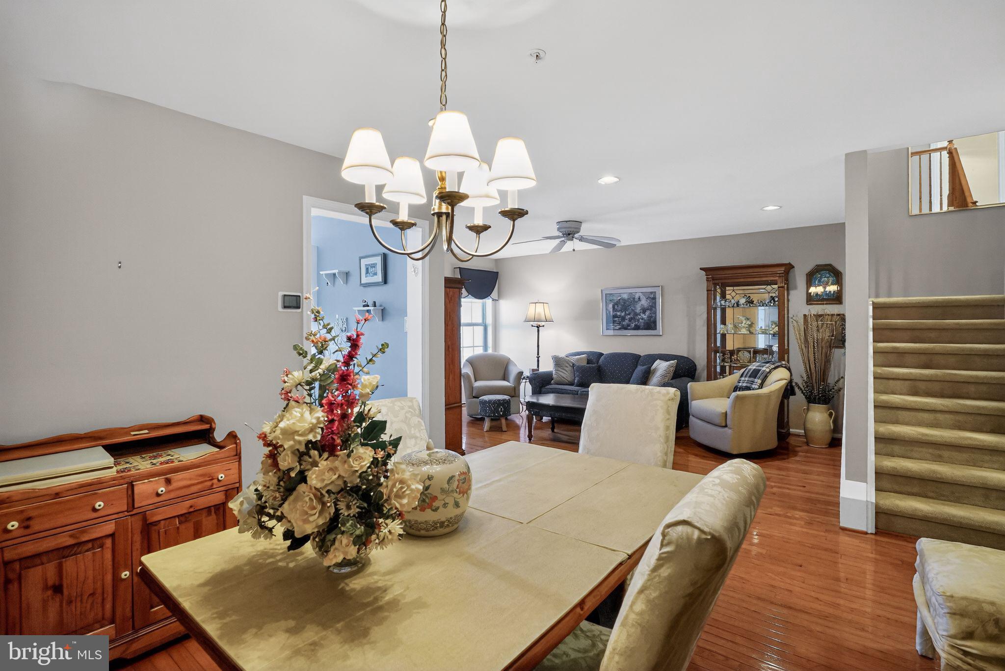 COUNTRY CROSSING - Residential