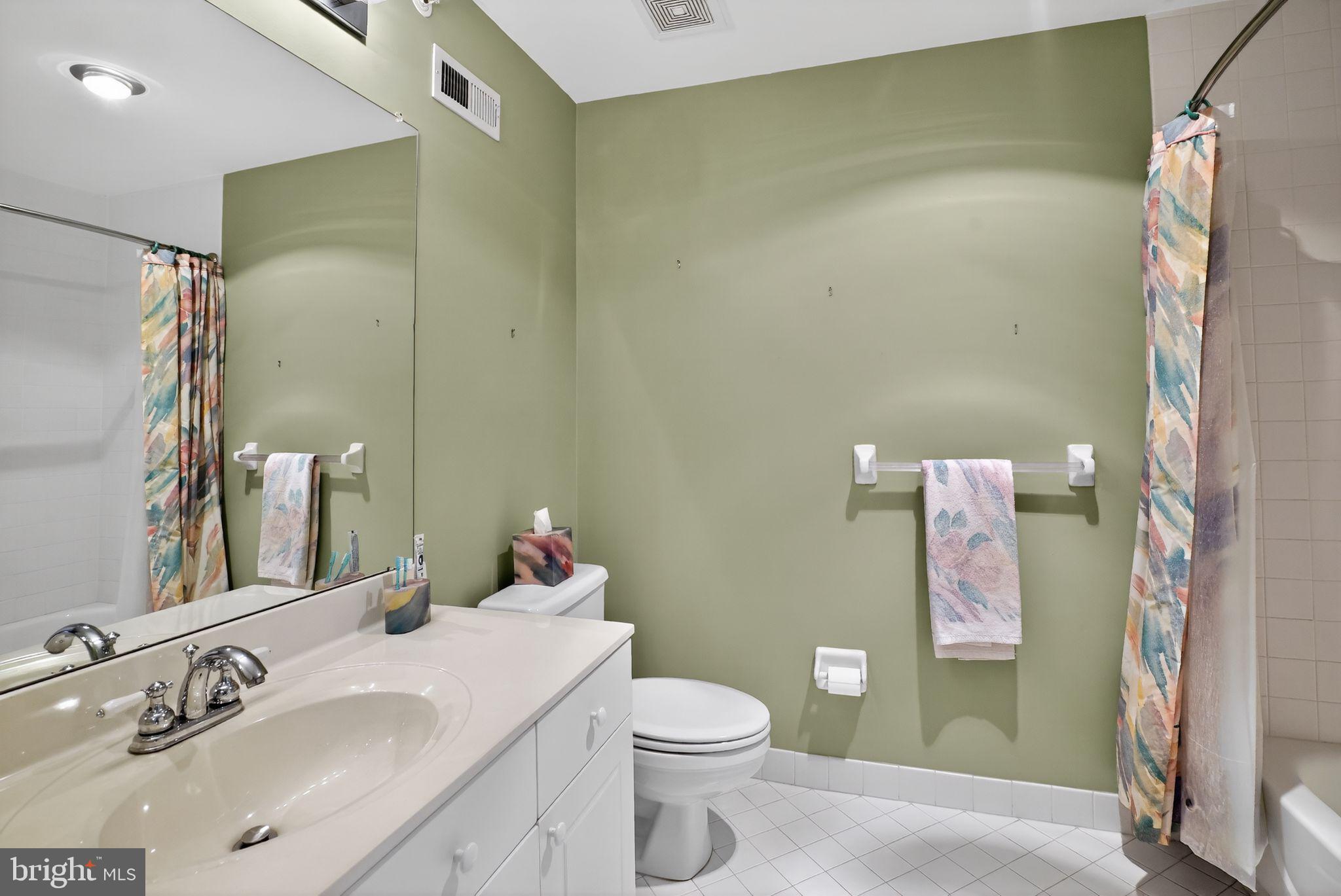 COUNTRY CROSSING - Residential