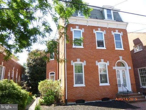 Photo of 426 W CHESTNUT ST, LANCASTER, PA 17603 (MLS # PALA2030070)