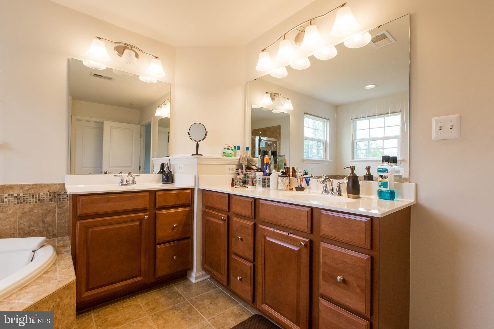 LINDEN GROVE - Residential