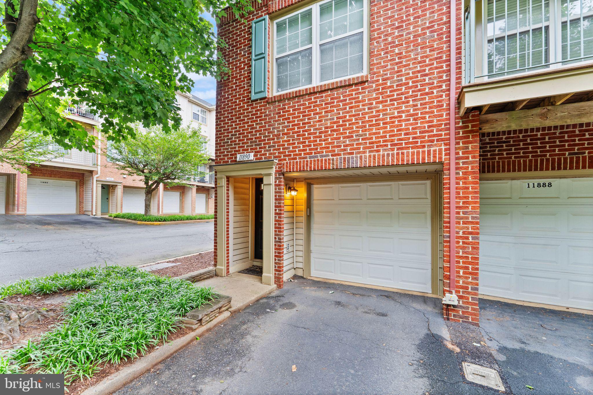 11890 BRETON COURT 8B