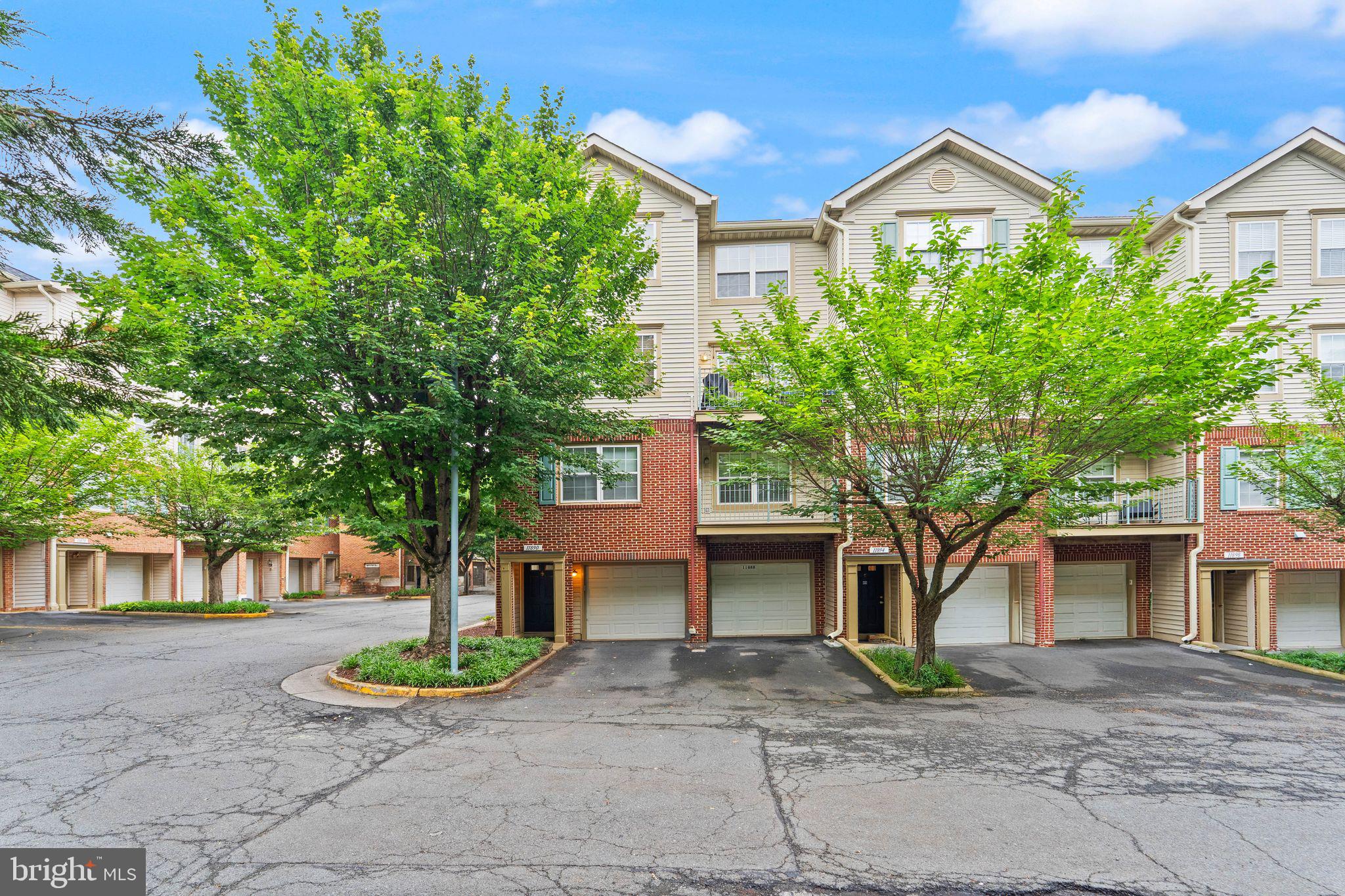 11890 BRETON COURT 8B