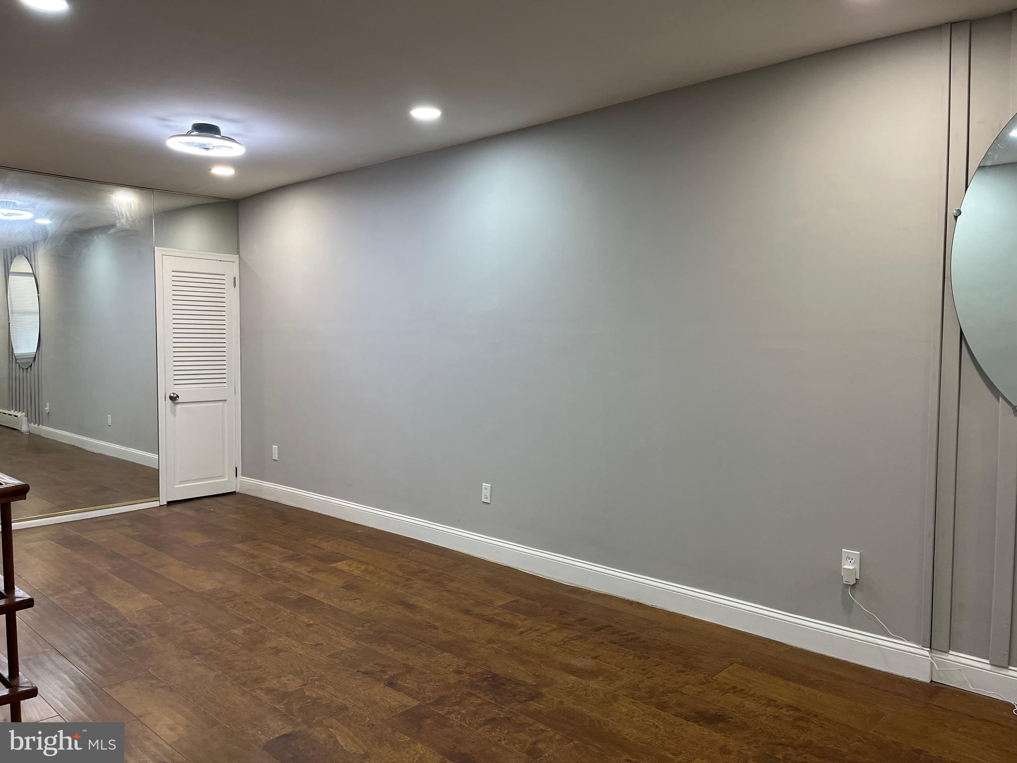 LOWER MOYAMENSING - Residential