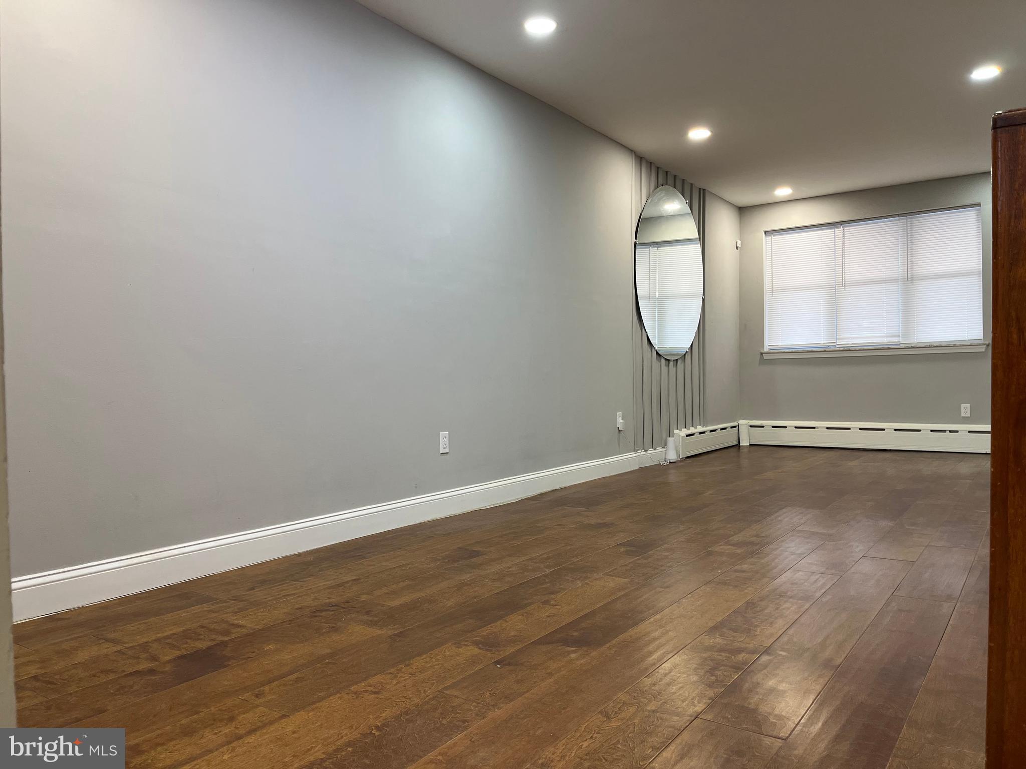 LOWER MOYAMENSING - Residential