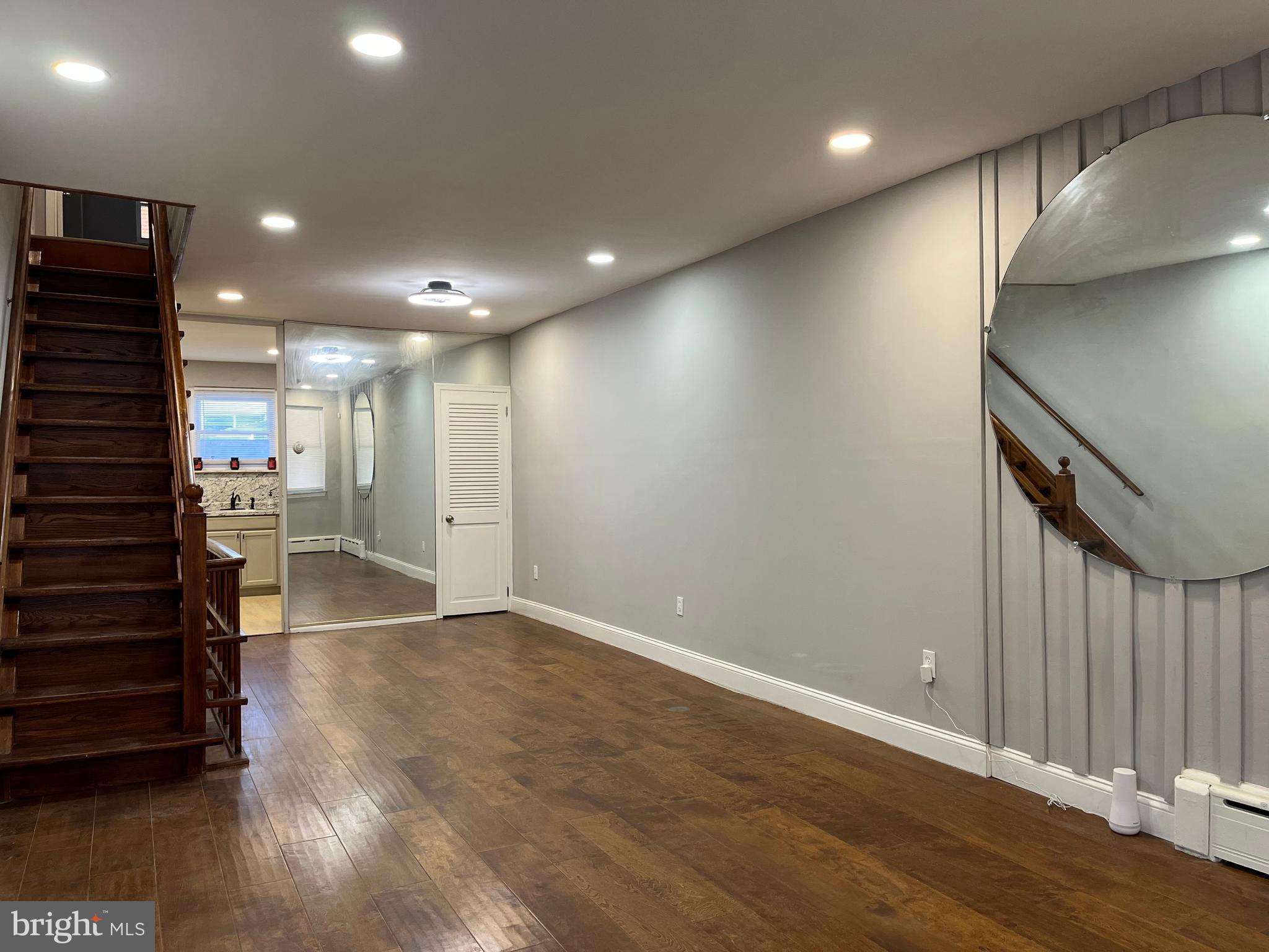 LOWER MOYAMENSING - Residential