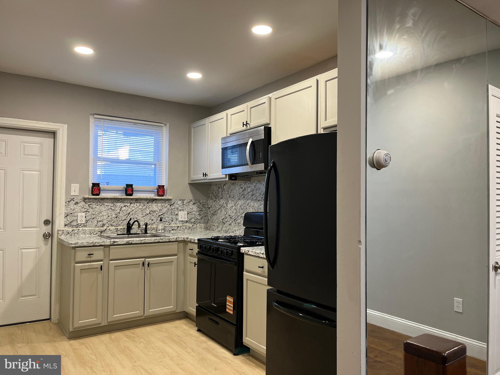 LOWER MOYAMENSING - Residential