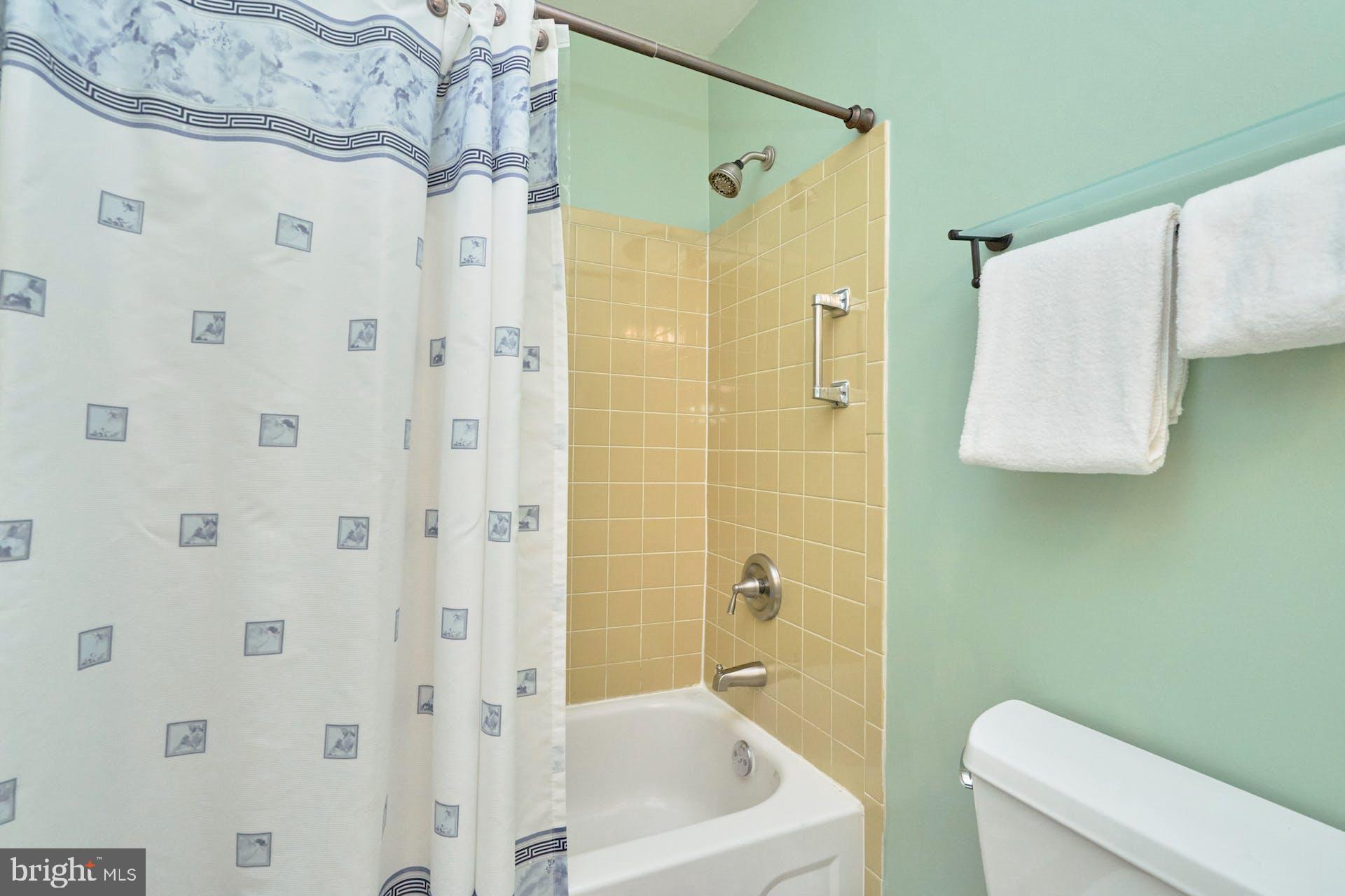 ALEXANDRIA OVERLOOK - Residential