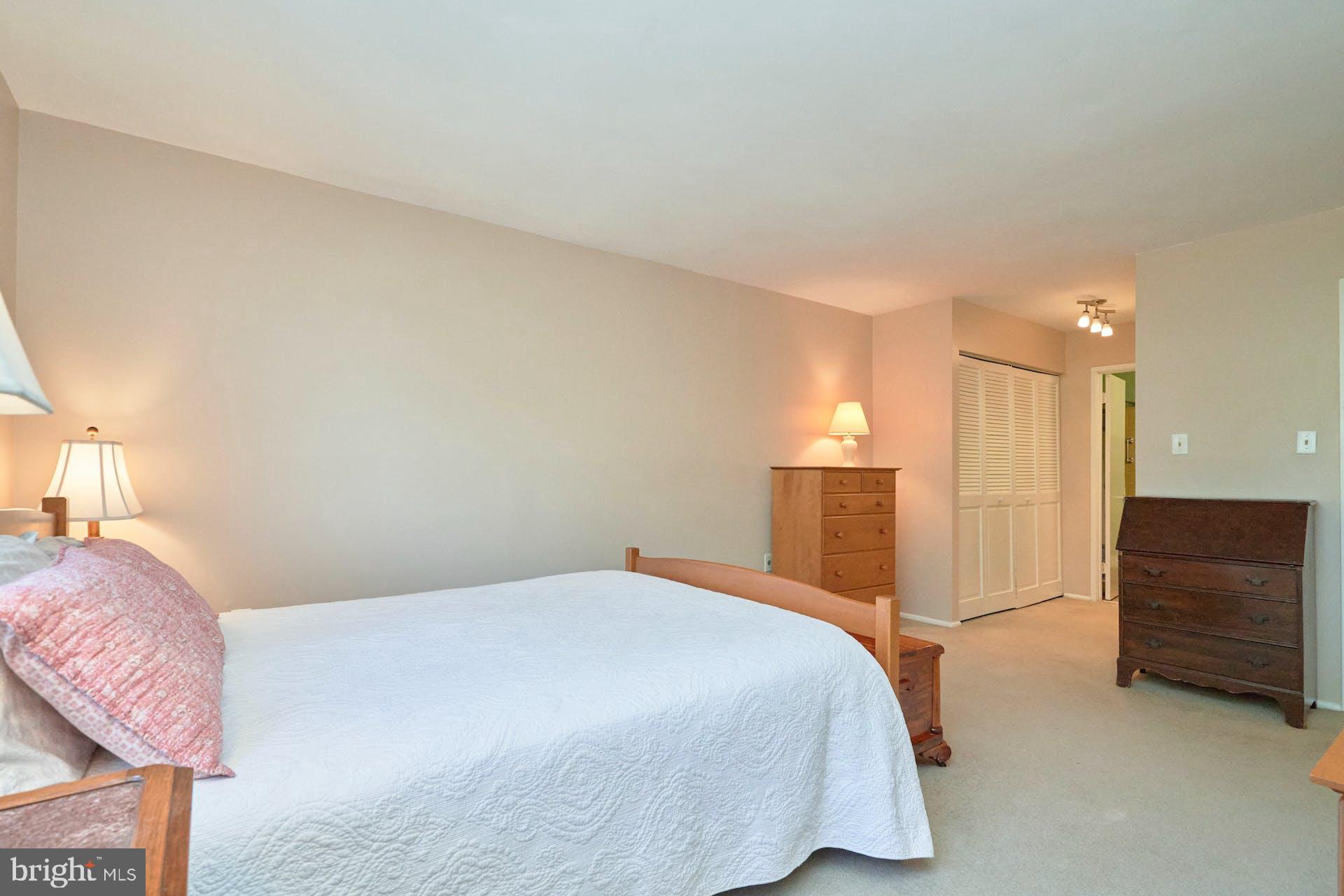 ALEXANDRIA OVERLOOK - Residential