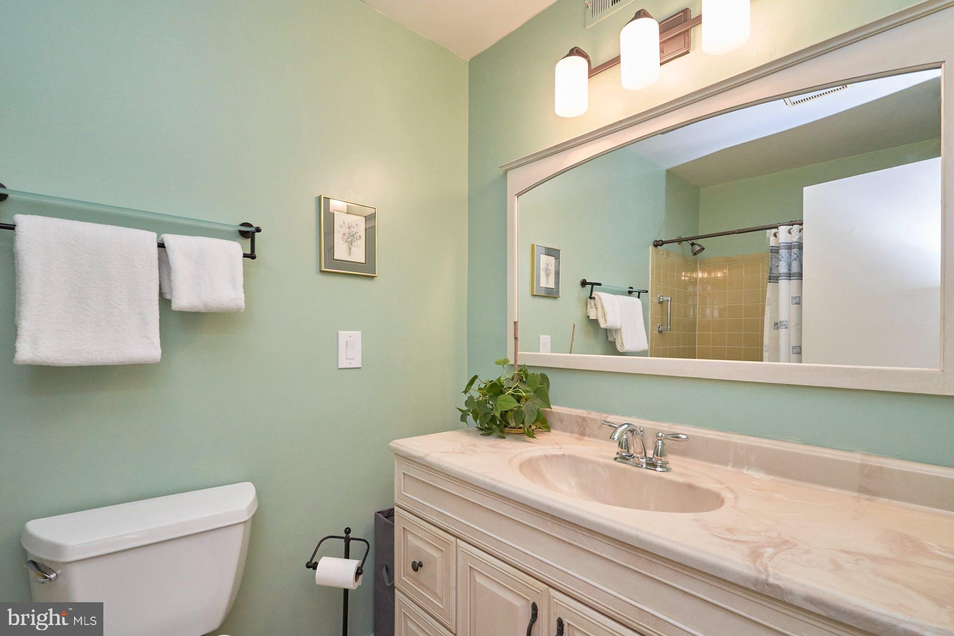 ALEXANDRIA OVERLOOK - Residential