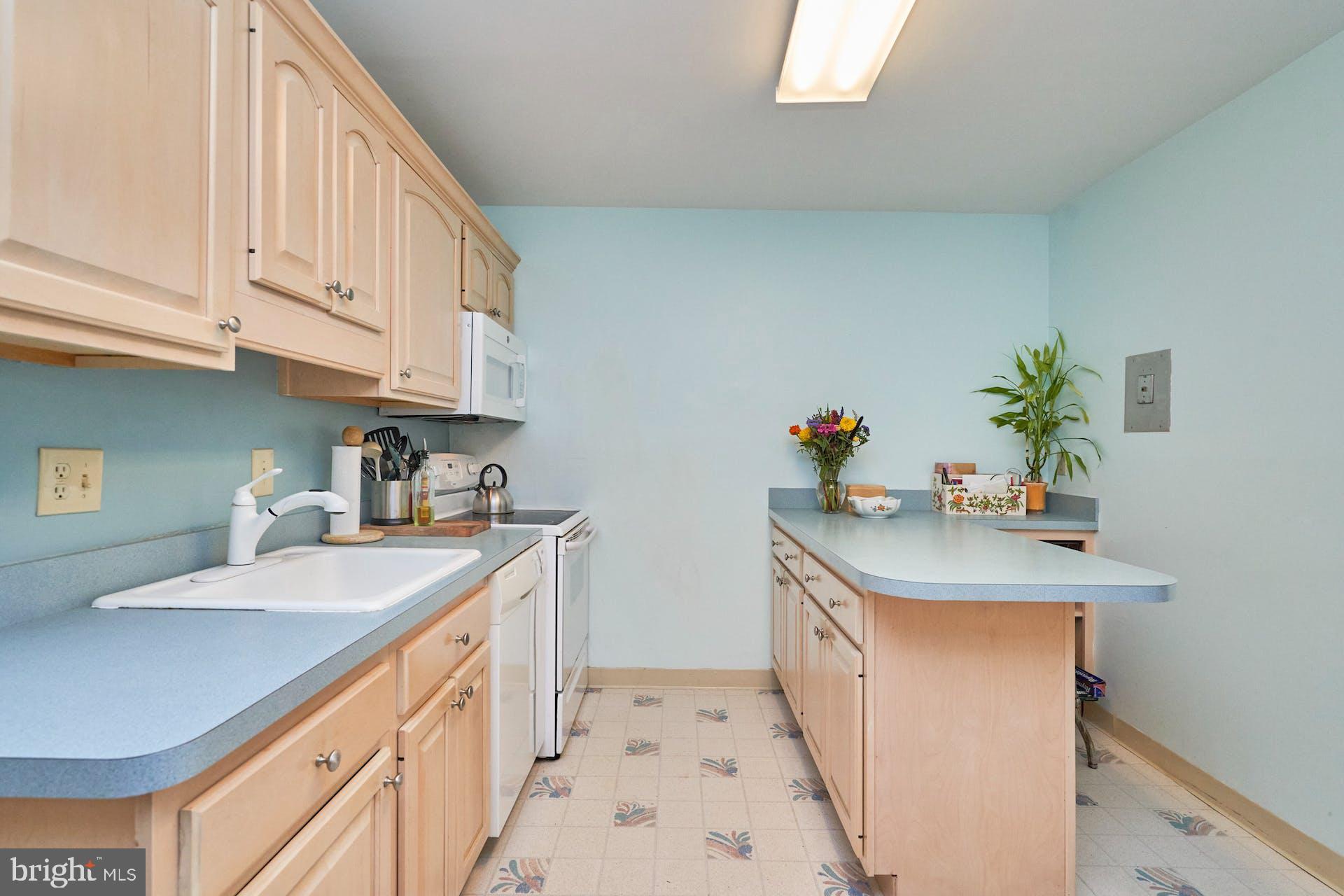 ALEXANDRIA OVERLOOK - Residential