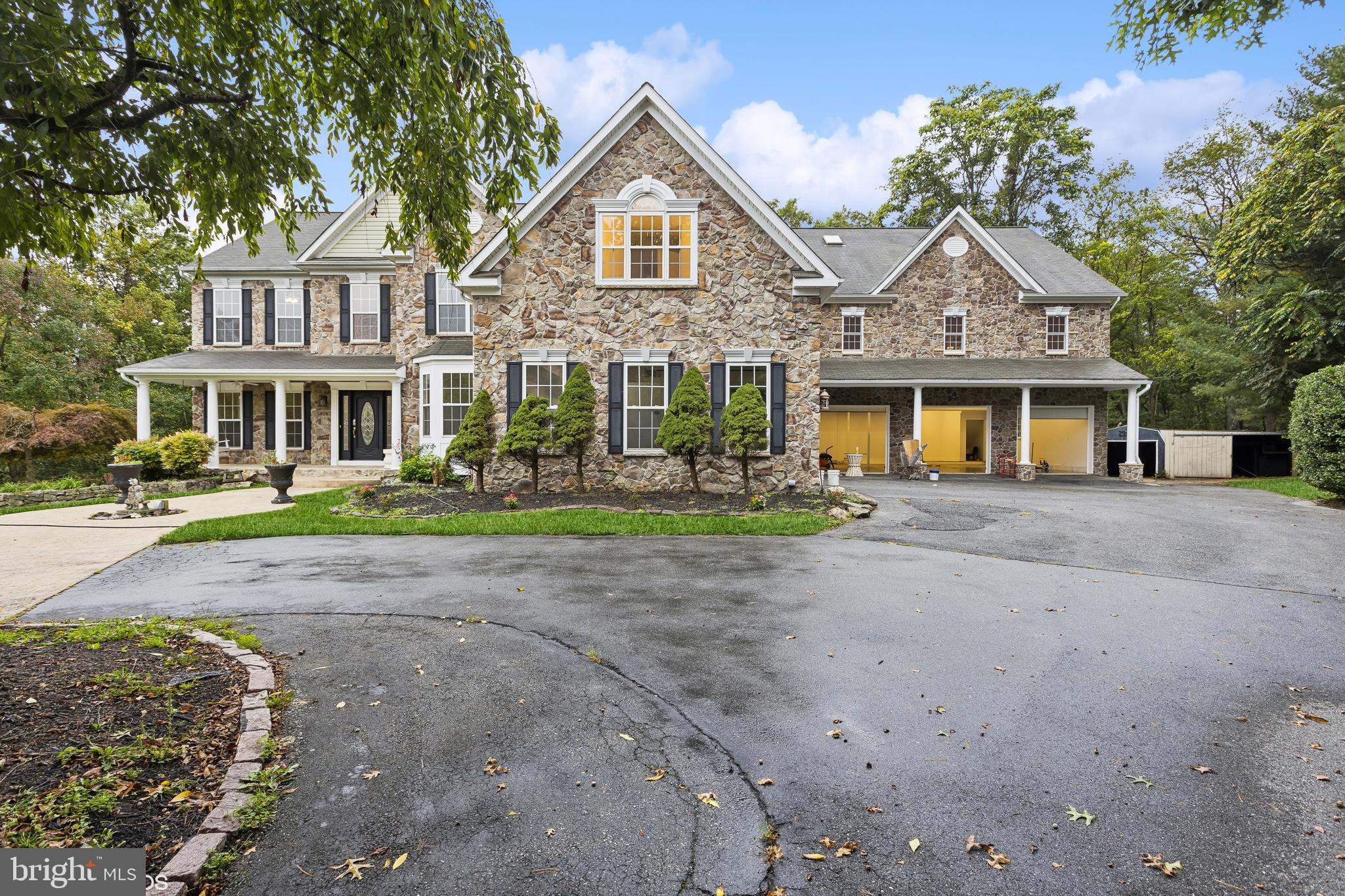 818 HOODS MILL ROAD