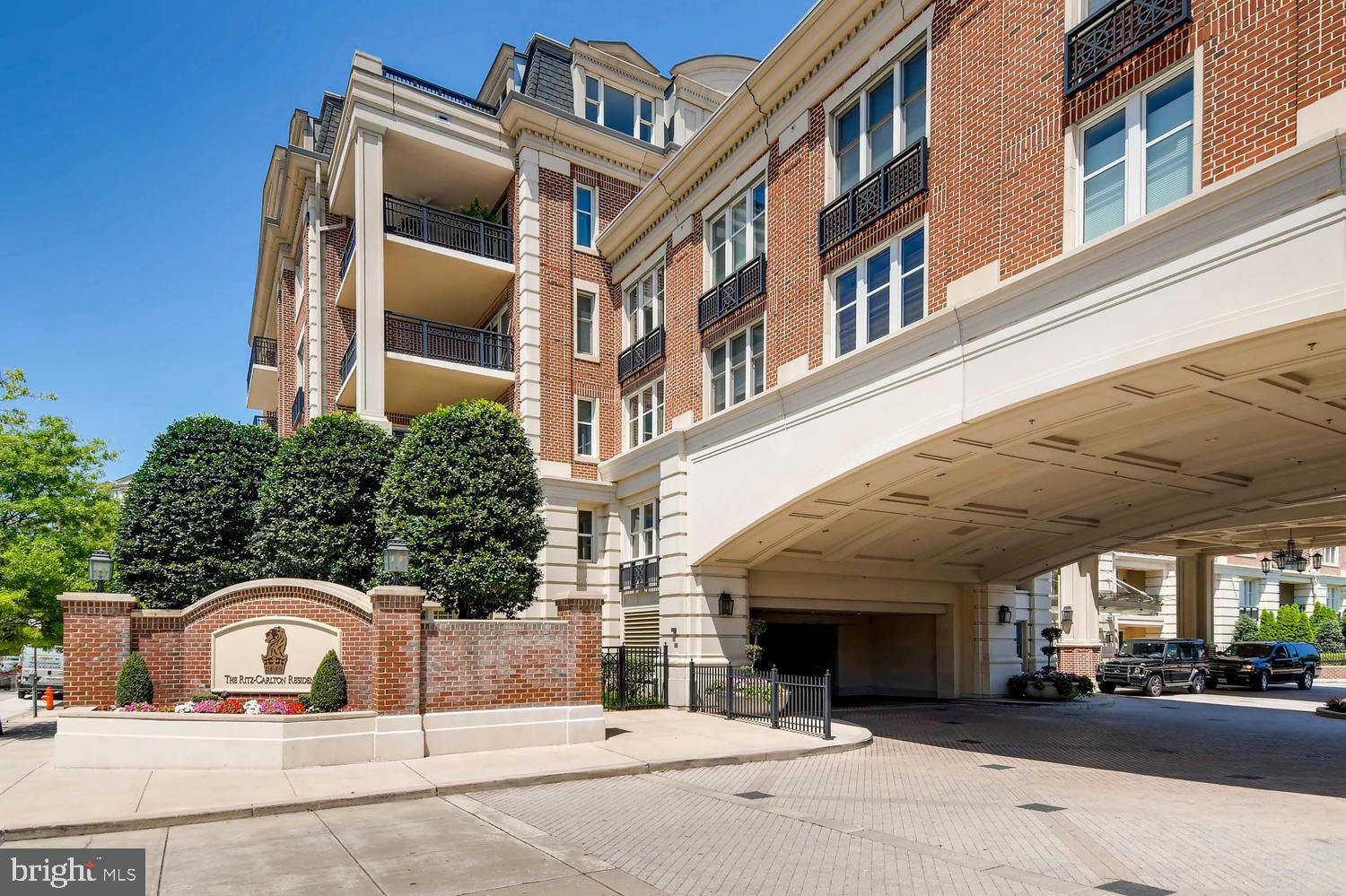 THE RITZ-CARLTON RESIDENCES - Residential