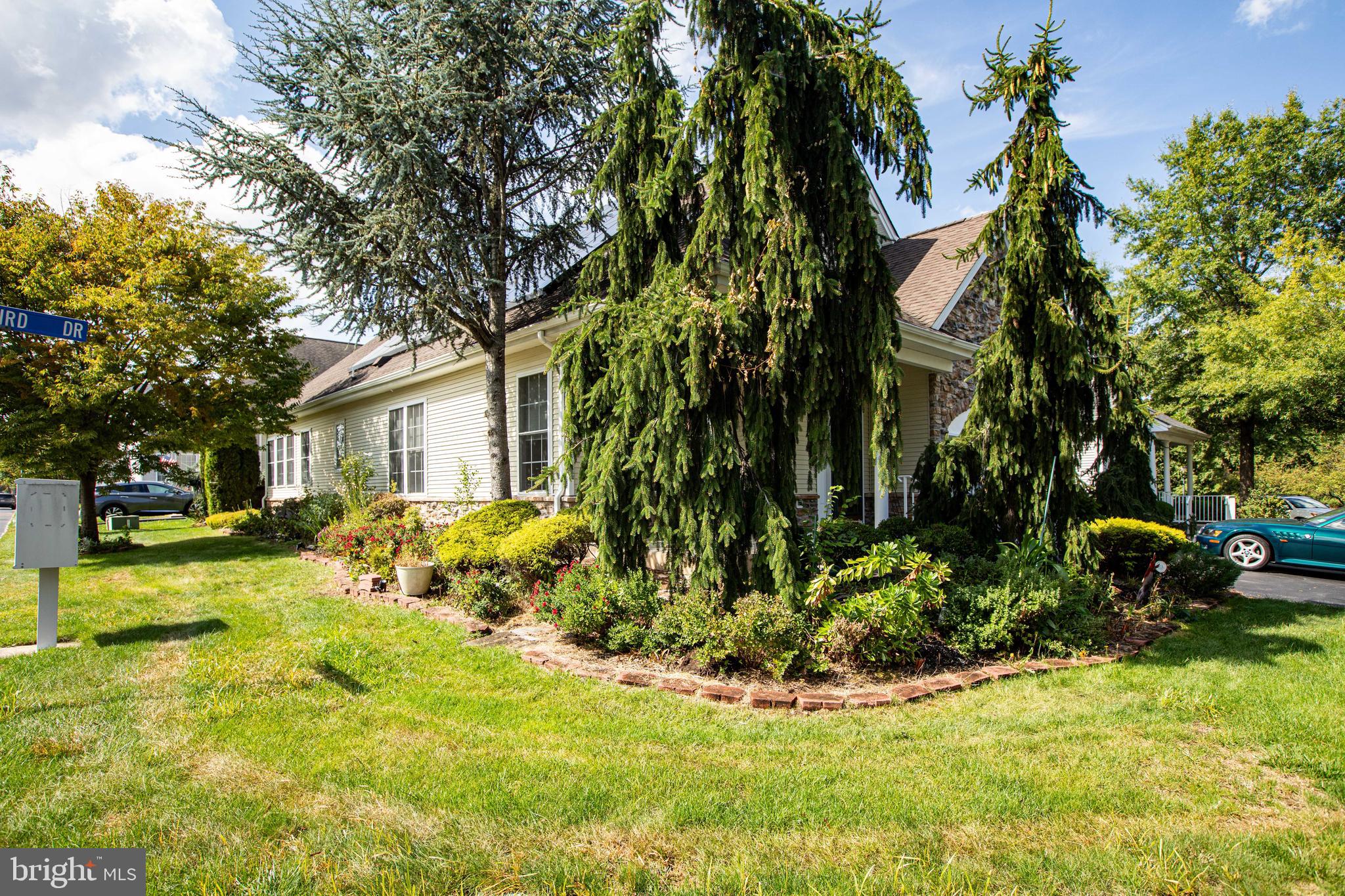 97 HUMMINGBIRD DRIVE