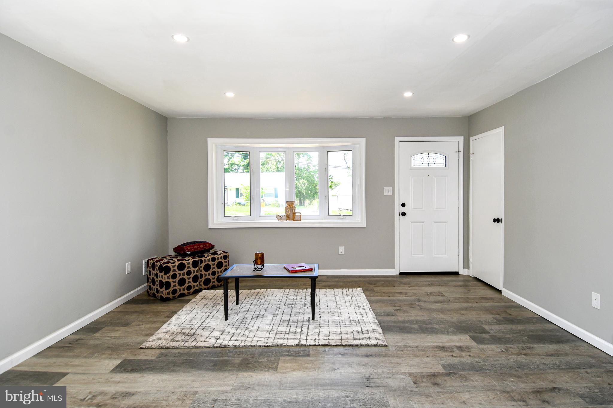 1210 LINDSAY ROAD