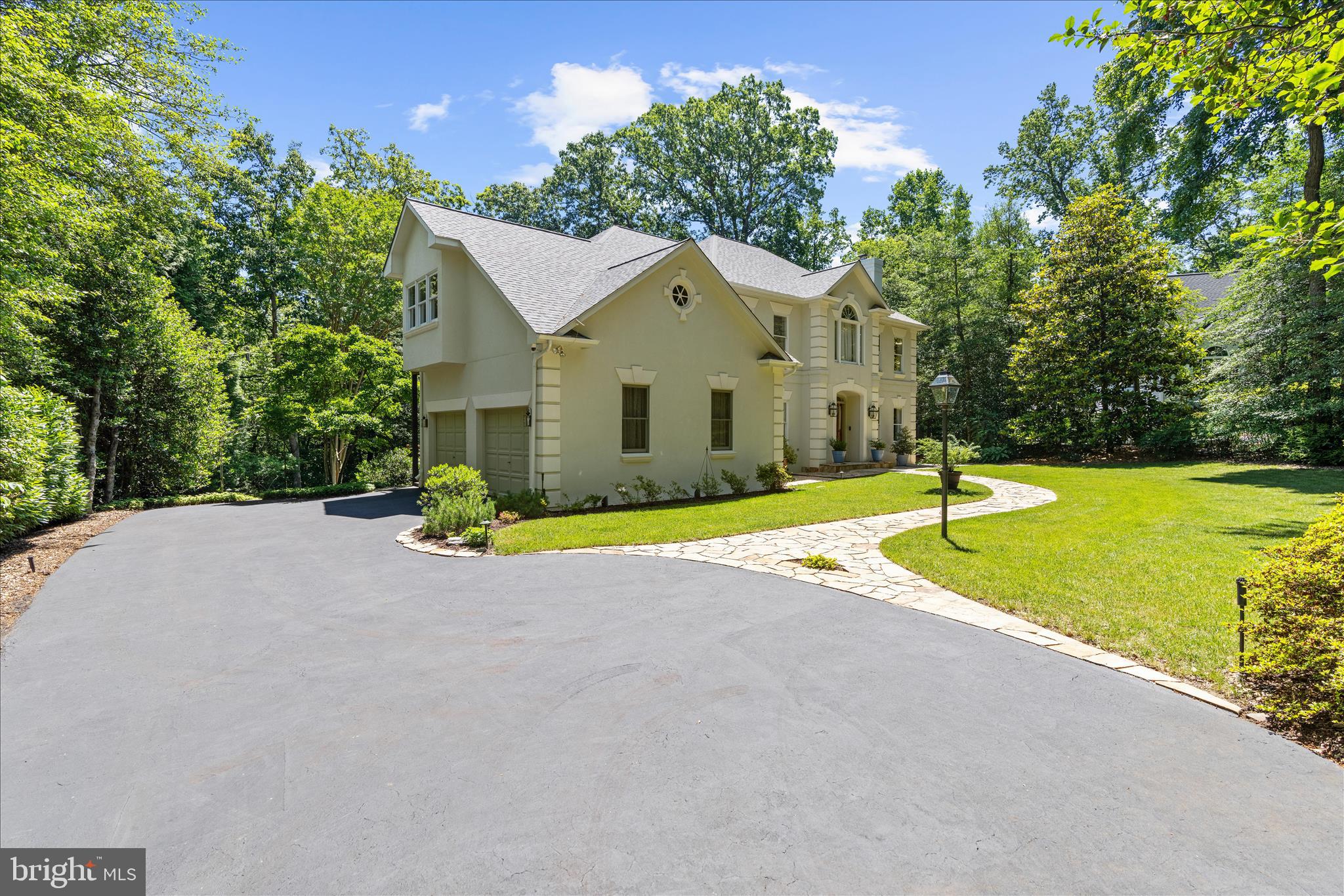 978 STONINGTON DRIVE