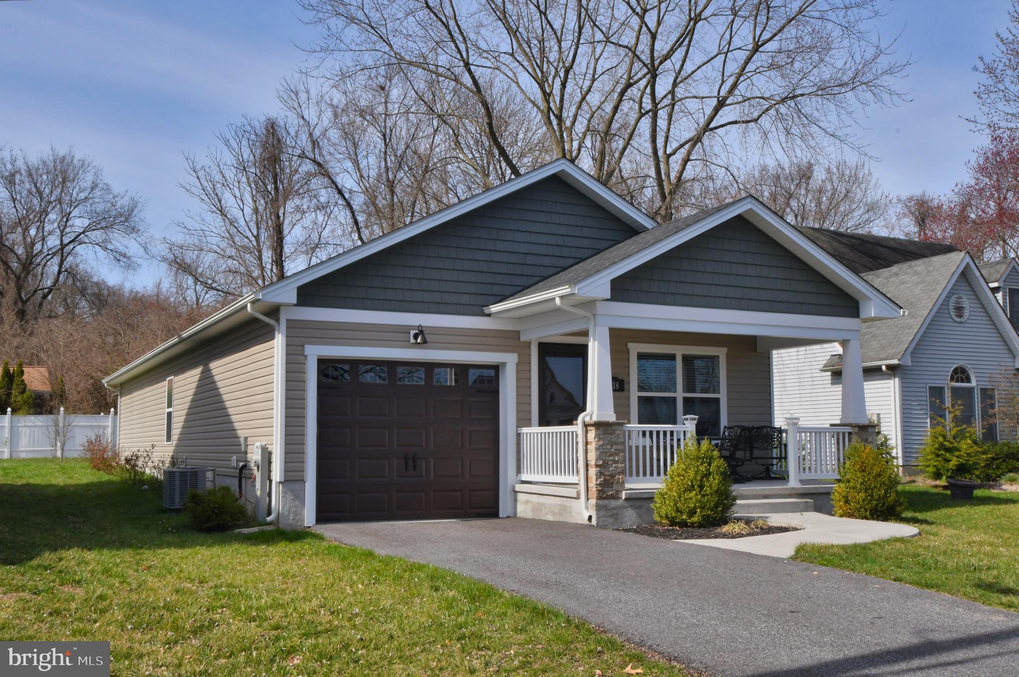WILLOUGHBY BEACH - Residential