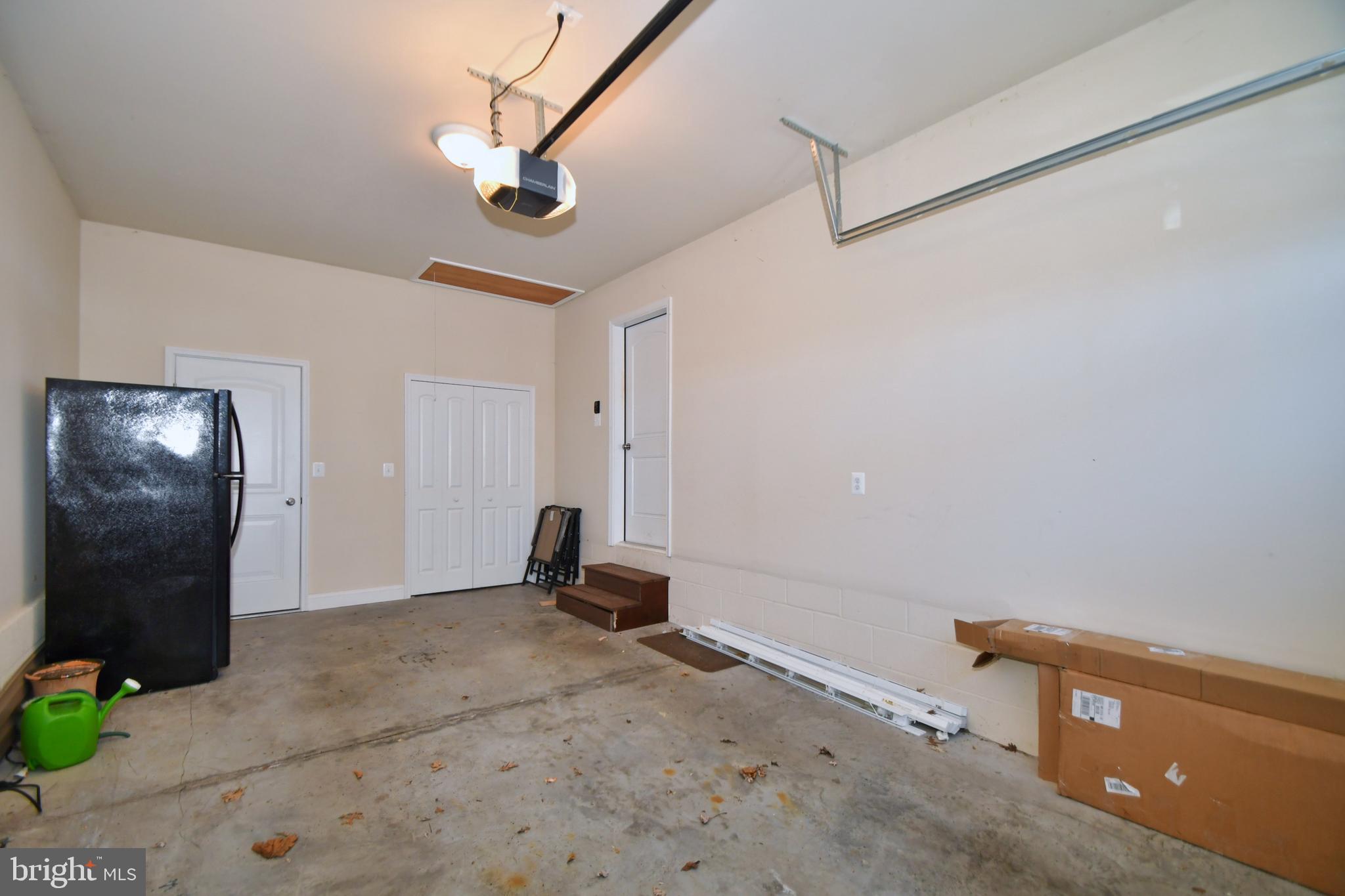 WILLOUGHBY BEACH - Residential