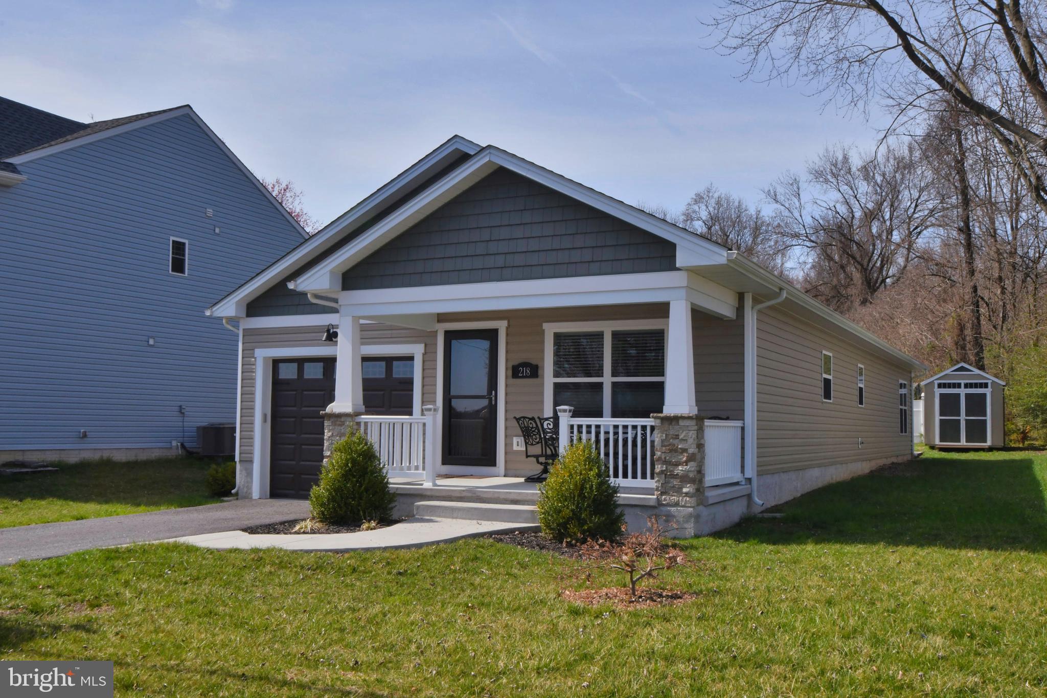WILLOUGHBY BEACH - Residential