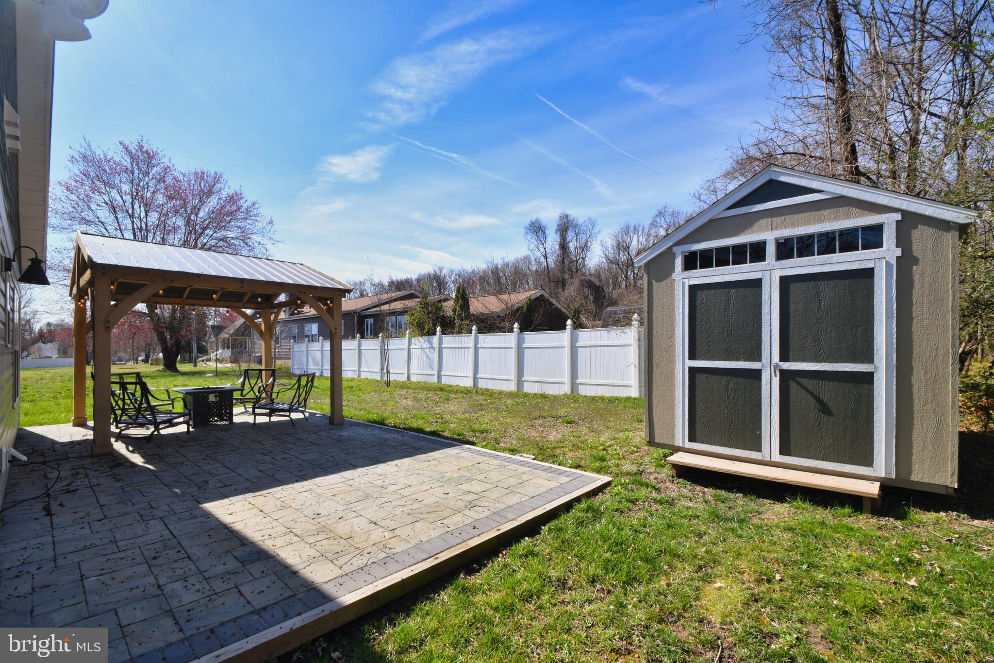 WILLOUGHBY BEACH - Residential